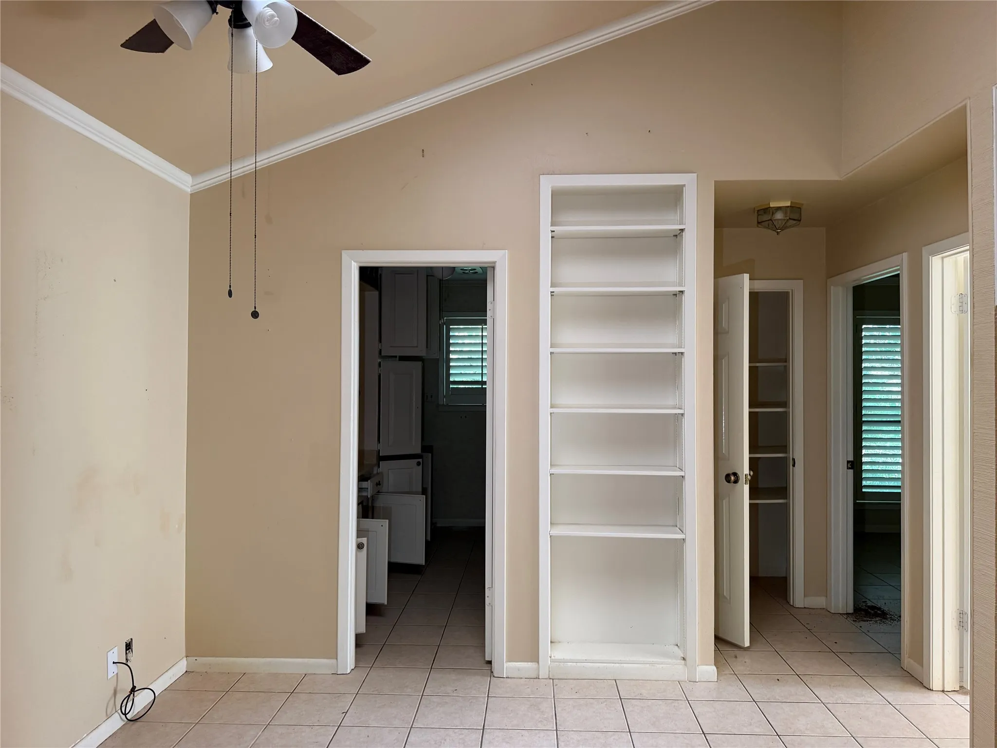 Single Family Residence For Sale in Smith County , 249 N Bay Drive, Bullard, Texas 75757, 3 Bedroom, 3 Bathroom, 2 Garage spaces, 2,283 Sqft, built in 1983, mls#21366999, Real Estate Agent in Bullard, Homes For Sale in Smith county, Homes For Sale in Bullard, Realtor in Bullard Texas, Real Estate Brokerage Independent Realty Texas, Luminita Cordes Realtor