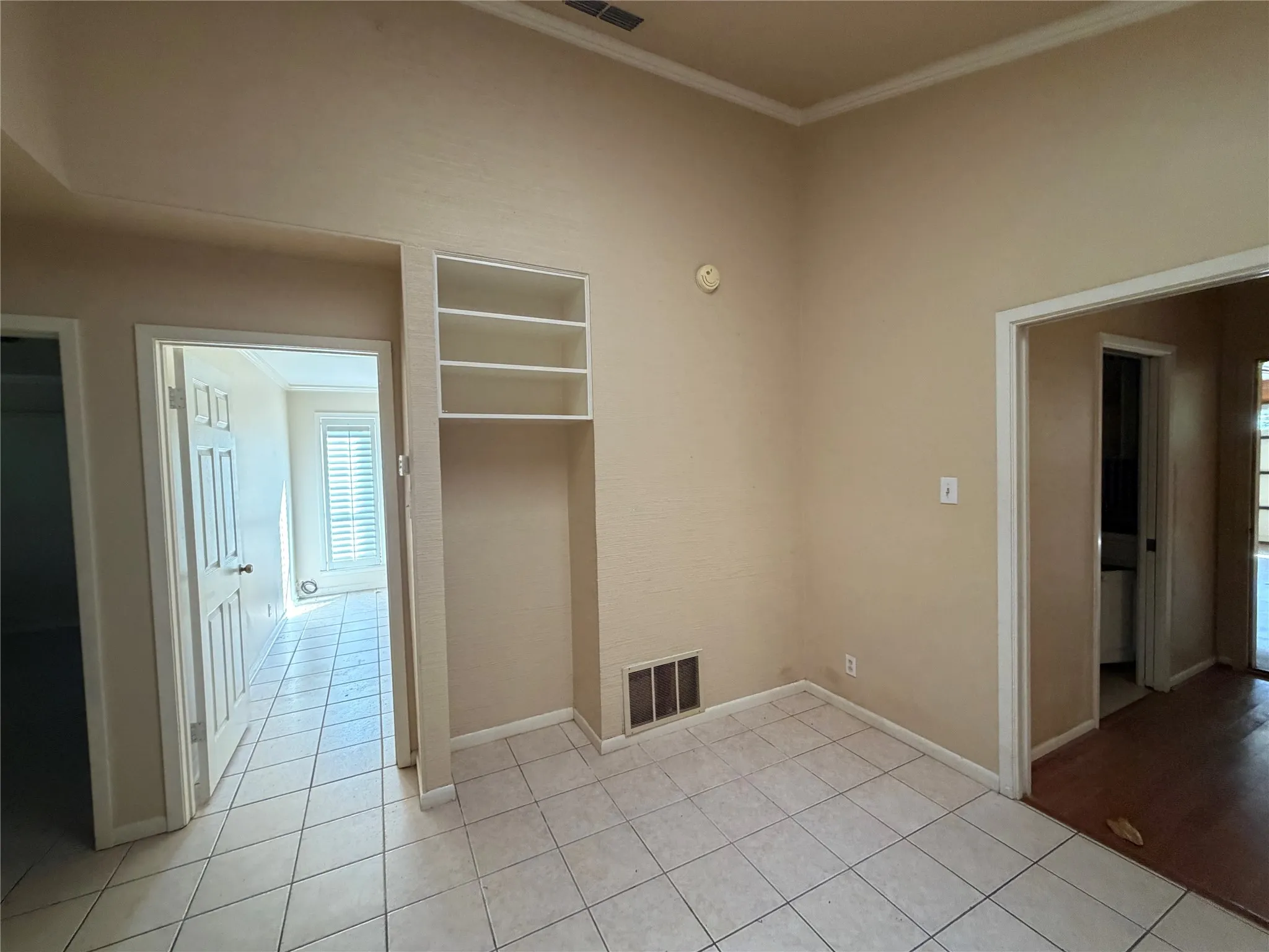 Single Family Residence For Sale in Smith County , 249 N Bay Drive, Bullard, Texas 75757, 3 Bedroom, 3 Bathroom, 2 Garage spaces, 2,283 Sqft, built in 1983, mls#21366999, Real Estate Agent in Bullard, Homes For Sale in Smith county, Homes For Sale in Bullard, Realtor in Bullard Texas, Real Estate Brokerage Independent Realty Texas, Luminita Cordes Realtor