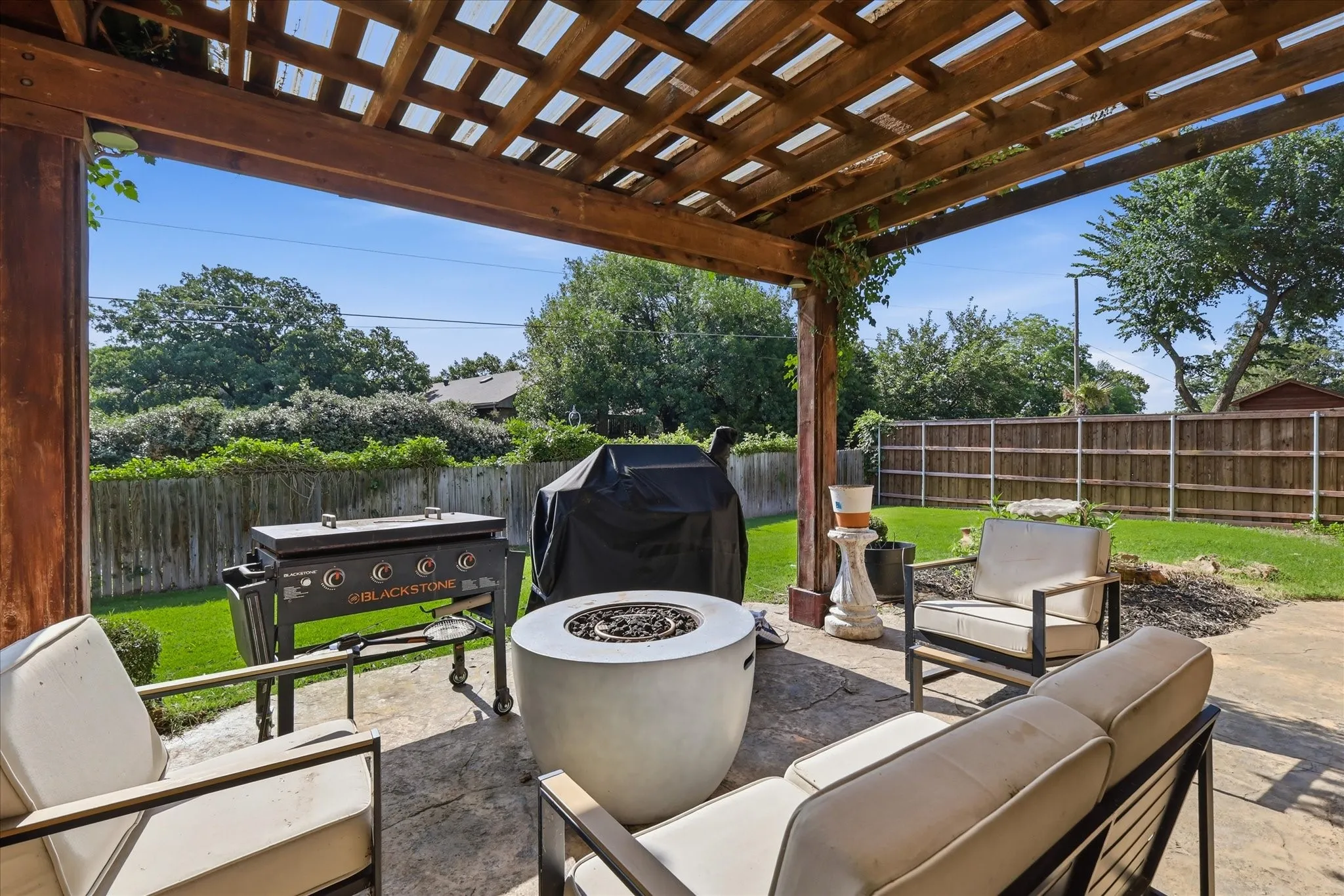 Single Family Residence For Sale in Tarrant County , 7908 Country Meadow Drive, North Richland Hills, Texas 76182, 4 Bedroom, 4 Bathroom, 3 Garage spaces, 3,257 Sqft, built in 2005, mls#21366081, Real Estate Agent in North Richland Hills, Homes For Sale in Tarrant county, Homes For Sale in North Richland Hills, Realtor in North Richland Hills Texas, Real Estate Brokerage Independent Realty Texas, Luminita Cordes Realtor