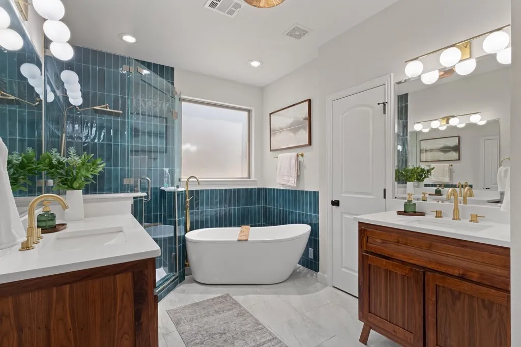 Single Family Residence For Sale in Tarrant County , 7908 Country Meadow Drive, North Richland Hills, Texas 76182, 4 Bedroom, 4 Bathroom, 3 Garage spaces, 3,257 Sqft, built in 2005, mls#21366081, Real Estate Agent in North Richland Hills, Homes For Sale in Tarrant county, Homes For Sale in North Richland Hills, Realtor in North Richland Hills Texas, Real Estate Brokerage Independent Realty Texas, Luminita Cordes Realtor