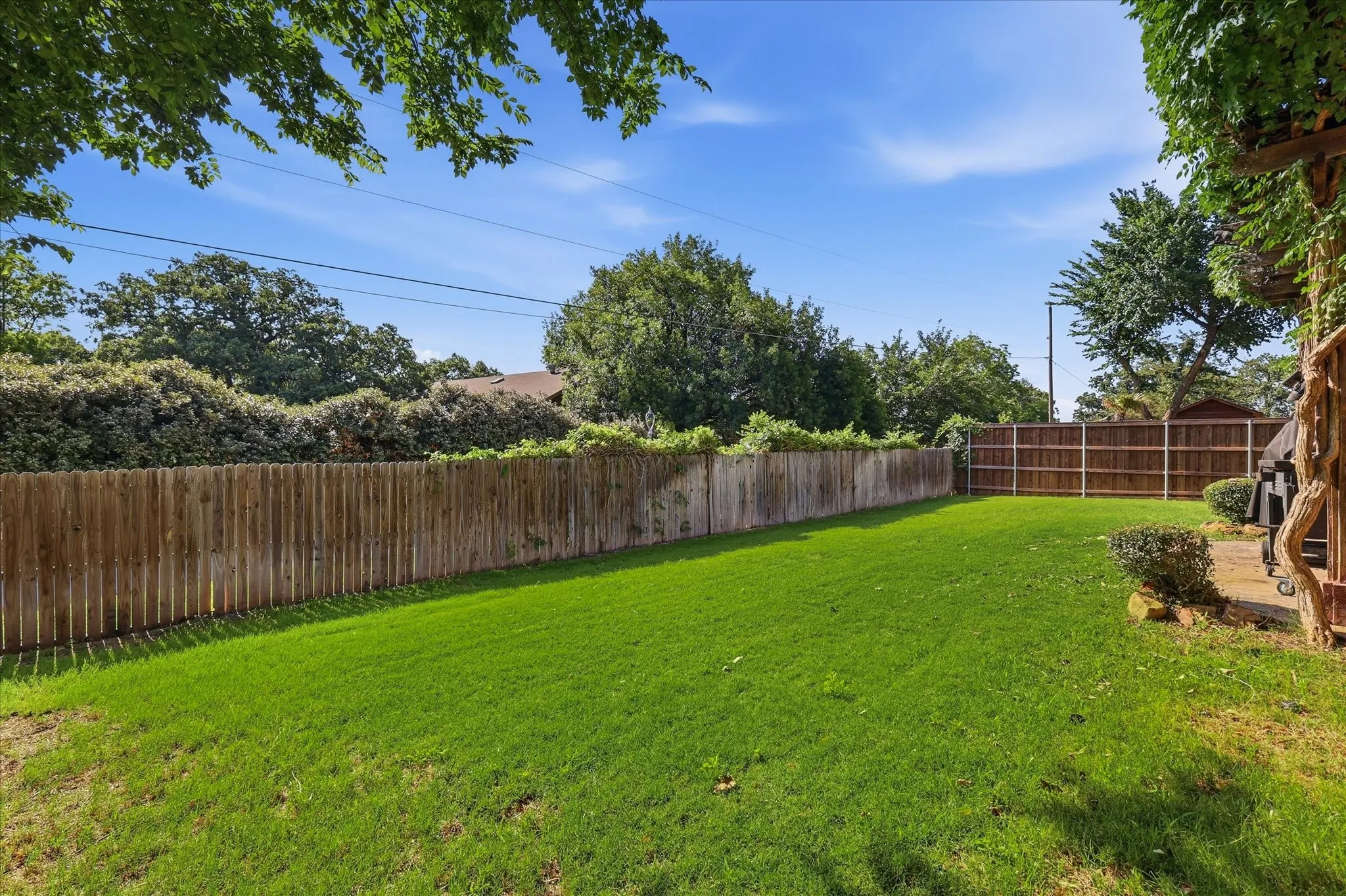 Single Family Residence For Sale in Tarrant County , 7908 Country Meadow Drive, North Richland Hills, Texas 76182, 4 Bedroom, 4 Bathroom, 3 Garage spaces, 3,257 Sqft, built in 2005, mls#21366081, Real Estate Agent in North Richland Hills, Homes For Sale in Tarrant county, Homes For Sale in North Richland Hills, Realtor in North Richland Hills Texas, Real Estate Brokerage Independent Realty Texas, Luminita Cordes Realtor