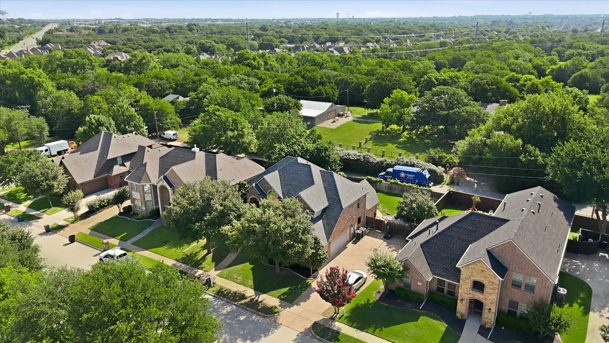 Single Family Residence For Sale in Tarrant County , 7908 Country Meadow Drive, North Richland Hills, Texas 76182, 4 Bedroom, 4 Bathroom, 3 Garage spaces, 3,257 Sqft, built in 2005, mls#21366081, Real Estate Agent in North Richland Hills, Homes For Sale in Tarrant county, Homes For Sale in North Richland Hills, Realtor in North Richland Hills Texas, Real Estate Brokerage Independent Realty Texas, Luminita Cordes Realtor