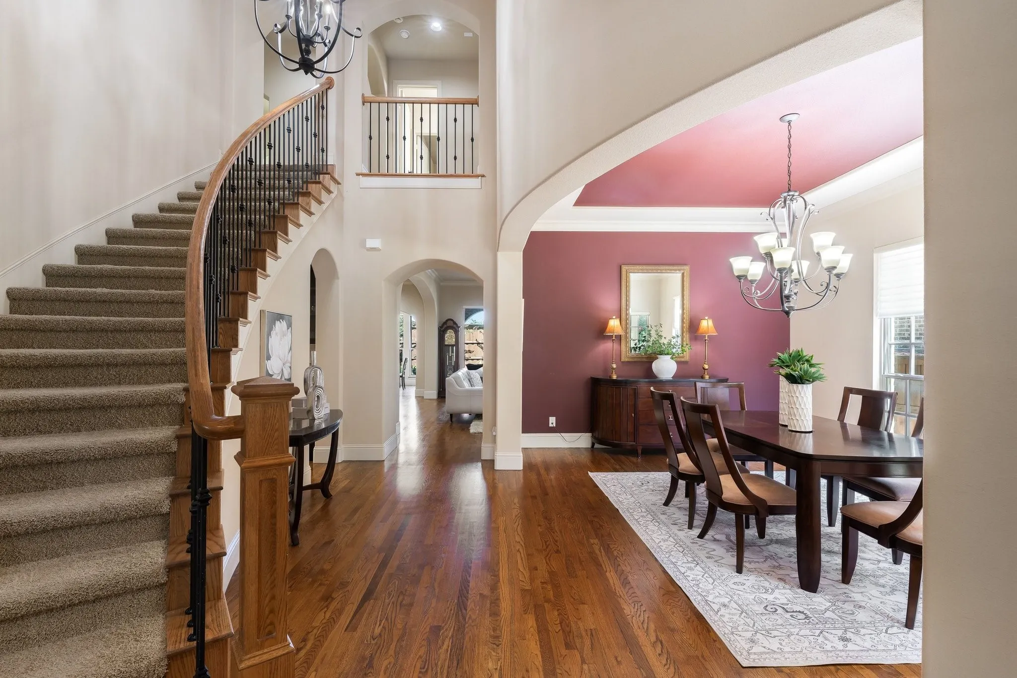 Single Family Residence For Sale in Dallas County , 5816 Shoreside Drive, Irving, Texas 75039, 5 Bedroom, 5 Bathroom, 2 Garage spaces, 4,225 Sqft, built in 2010, mls#21361324, Real Estate Agent in Irving, Homes For Sale in Dallas county, Homes For Sale in Irving, Realtor in Irving Texas, Real Estate Brokerage Independent Realty Texas, Luminita Cordes Realtor