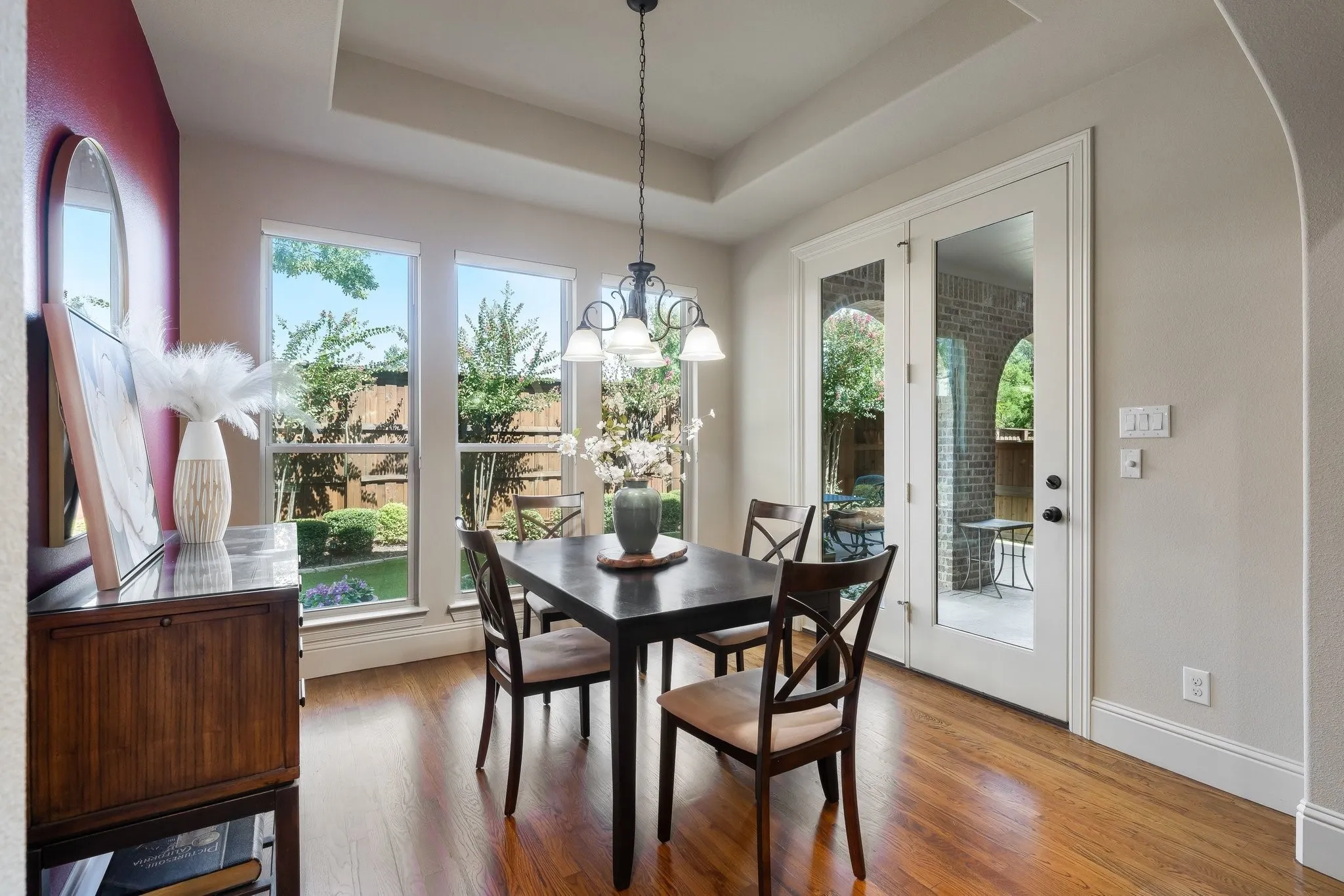 Single Family Residence For Sale in Dallas County , 5816 Shoreside Drive, Irving, Texas 75039, 5 Bedroom, 5 Bathroom, 2 Garage spaces, 4,225 Sqft, built in 2010, mls#21361324, Real Estate Agent in Irving, Homes For Sale in Dallas county, Homes For Sale in Irving, Realtor in Irving Texas, Real Estate Brokerage Independent Realty Texas, Luminita Cordes Realtor