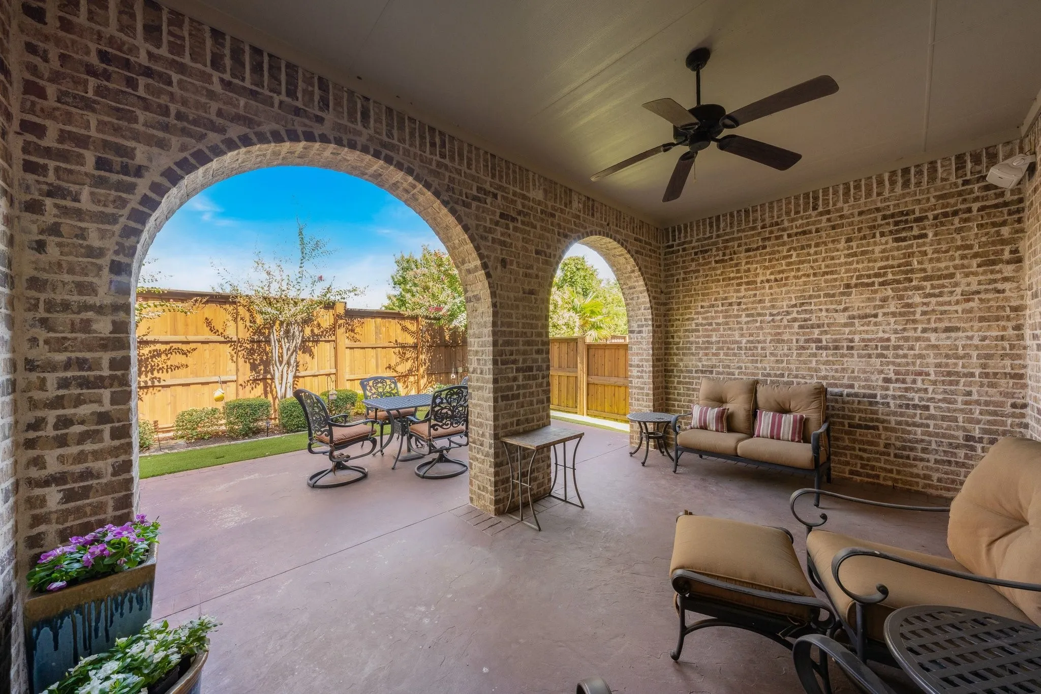 Single Family Residence For Sale in Dallas County , 5816 Shoreside Drive, Irving, Texas 75039, 5 Bedroom, 5 Bathroom, 2 Garage spaces, 4,225 Sqft, built in 2010, mls#21361324, Real Estate Agent in Irving, Homes For Sale in Dallas county, Homes For Sale in Irving, Realtor in Irving Texas, Real Estate Brokerage Independent Realty Texas, Luminita Cordes Realtor