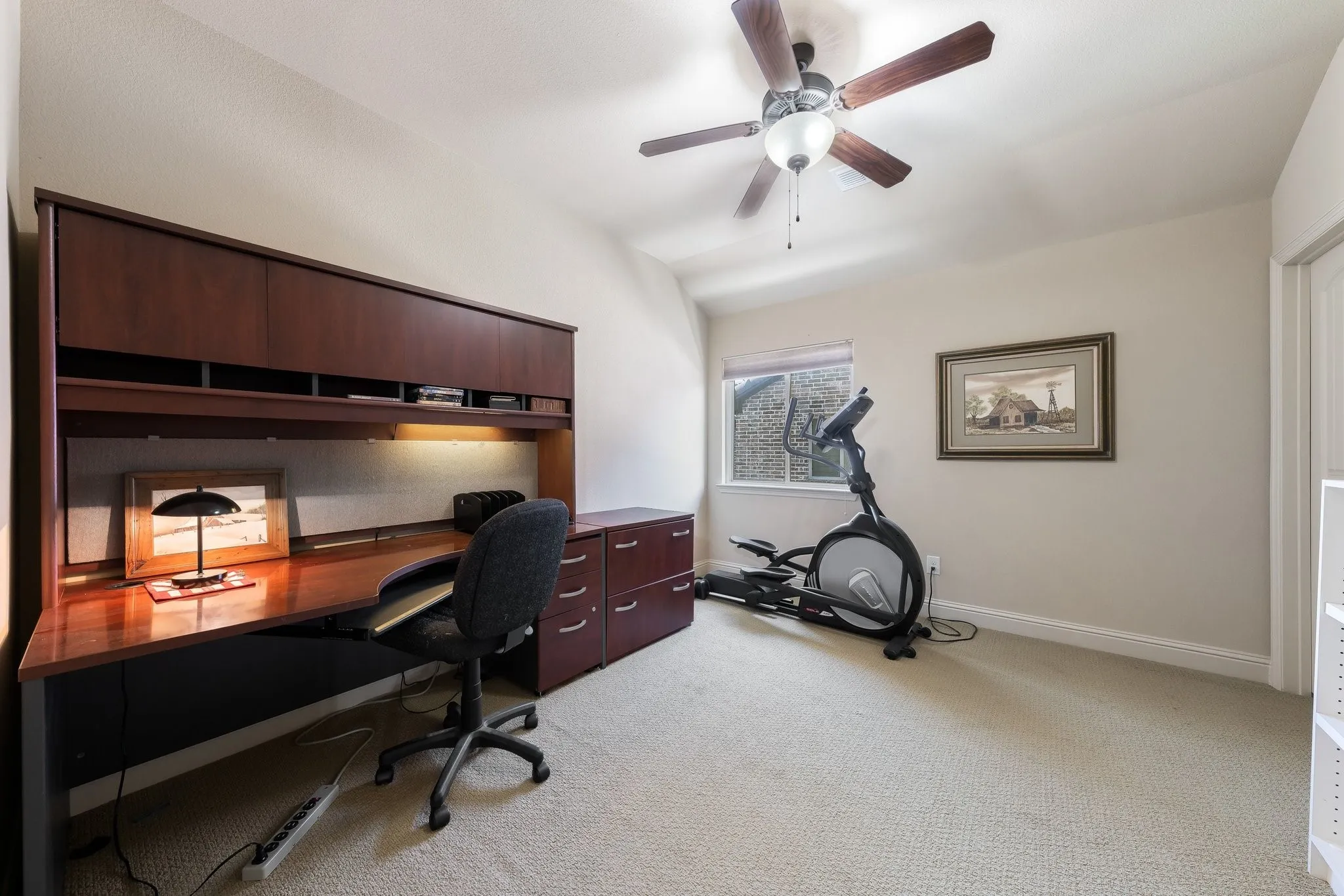 Single Family Residence For Sale in Dallas County , 5816 Shoreside Drive, Irving, Texas 75039, 5 Bedroom, 5 Bathroom, 2 Garage spaces, 4,225 Sqft, built in 2010, mls#21361324, Real Estate Agent in Irving, Homes For Sale in Dallas county, Homes For Sale in Irving, Realtor in Irving Texas, Real Estate Brokerage Independent Realty Texas, Luminita Cordes Realtor