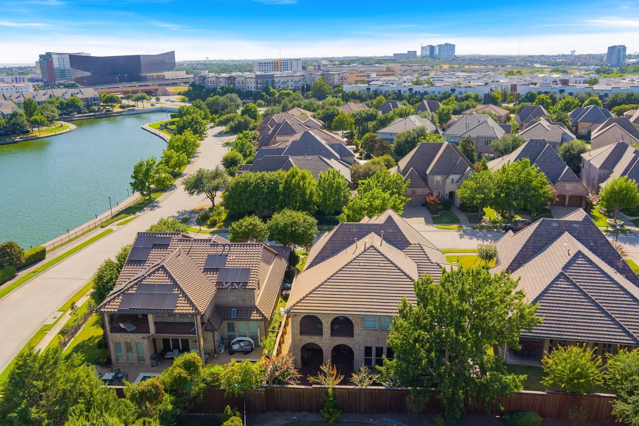 Single Family Residence For Sale in Dallas County , 5816 Shoreside Drive, Irving, Texas 75039, 5 Bedroom, 5 Bathroom, 2 Garage spaces, 4,225 Sqft, built in 2010, mls#21361324, Real Estate Agent in Irving, Homes For Sale in Dallas county, Homes For Sale in Irving, Realtor in Irving Texas, Real Estate Brokerage Independent Realty Texas, Luminita Cordes Realtor
