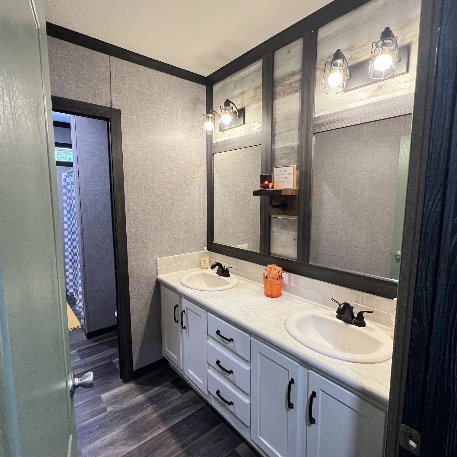 Mobile Home For Sale in Fannin County , 2496 County Road 2010, Ravenna, Texas 75476, 4 Bedroom, 2 Bathroom, Garage spaces, 2,040 Sqft, built in 2022, mls#21367003, Real Estate Agent in Ravenna, Homes For Sale in Fannin county, Homes For Sale in Ravenna, Realtor in Ravenna Texas, Real Estate Brokerage Independent Realty Texas, Luminita Cordes Realtor
