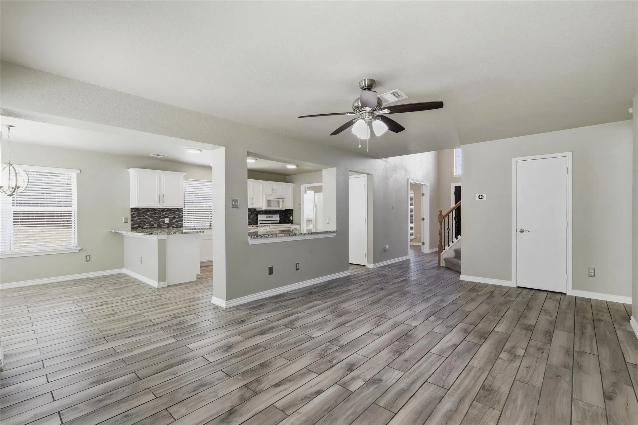 Single Family Residence For Sale in Tarrant County , 9737 Maryville Lane, Fort Worth, Texas 76108, 4 Bedroom, 3 Bathroom, 2 Garage spaces, 2,159 Sqft, built in 2001, mls#21366986, Real Estate Agent in Fort Worth, Homes For Sale in Tarrant county, Homes For Sale in Fort Worth, Realtor in Fort Worth Texas, Real Estate Brokerage Independent Realty Texas, Luminita Cordes Realtor