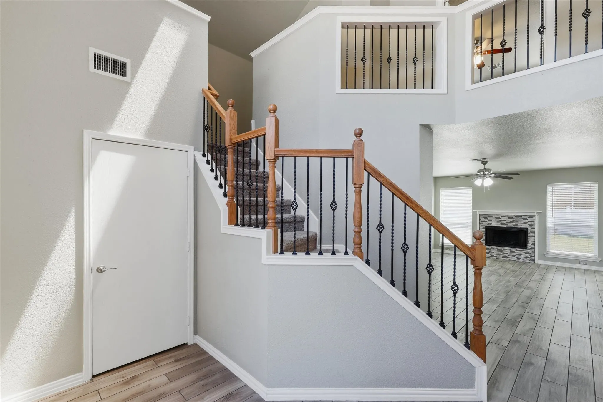 Single Family Residence For Sale in Tarrant County , 9737 Maryville Lane, Fort Worth, Texas 76108, 4 Bedroom, 3 Bathroom, 2 Garage spaces, 2,159 Sqft, built in 2001, mls#21366986, Real Estate Agent in Fort Worth, Homes For Sale in Tarrant county, Homes For Sale in Fort Worth, Realtor in Fort Worth Texas, Real Estate Brokerage Independent Realty Texas, Luminita Cordes Realtor