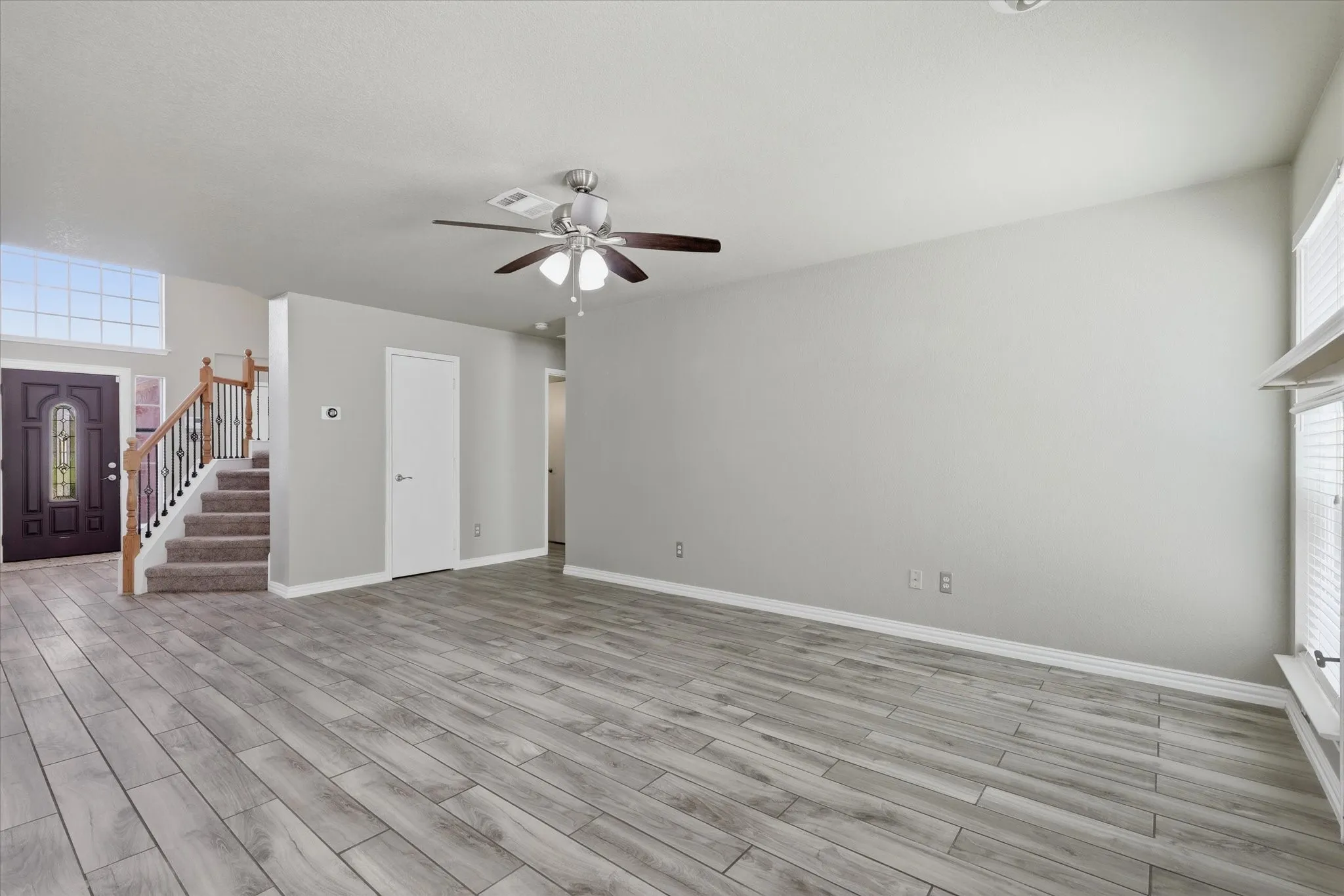 Single Family Residence For Sale in Tarrant County , 9737 Maryville Lane, Fort Worth, Texas 76108, 4 Bedroom, 3 Bathroom, 2 Garage spaces, 2,159 Sqft, built in 2001, mls#21366986, Real Estate Agent in Fort Worth, Homes For Sale in Tarrant county, Homes For Sale in Fort Worth, Realtor in Fort Worth Texas, Real Estate Brokerage Independent Realty Texas, Luminita Cordes Realtor