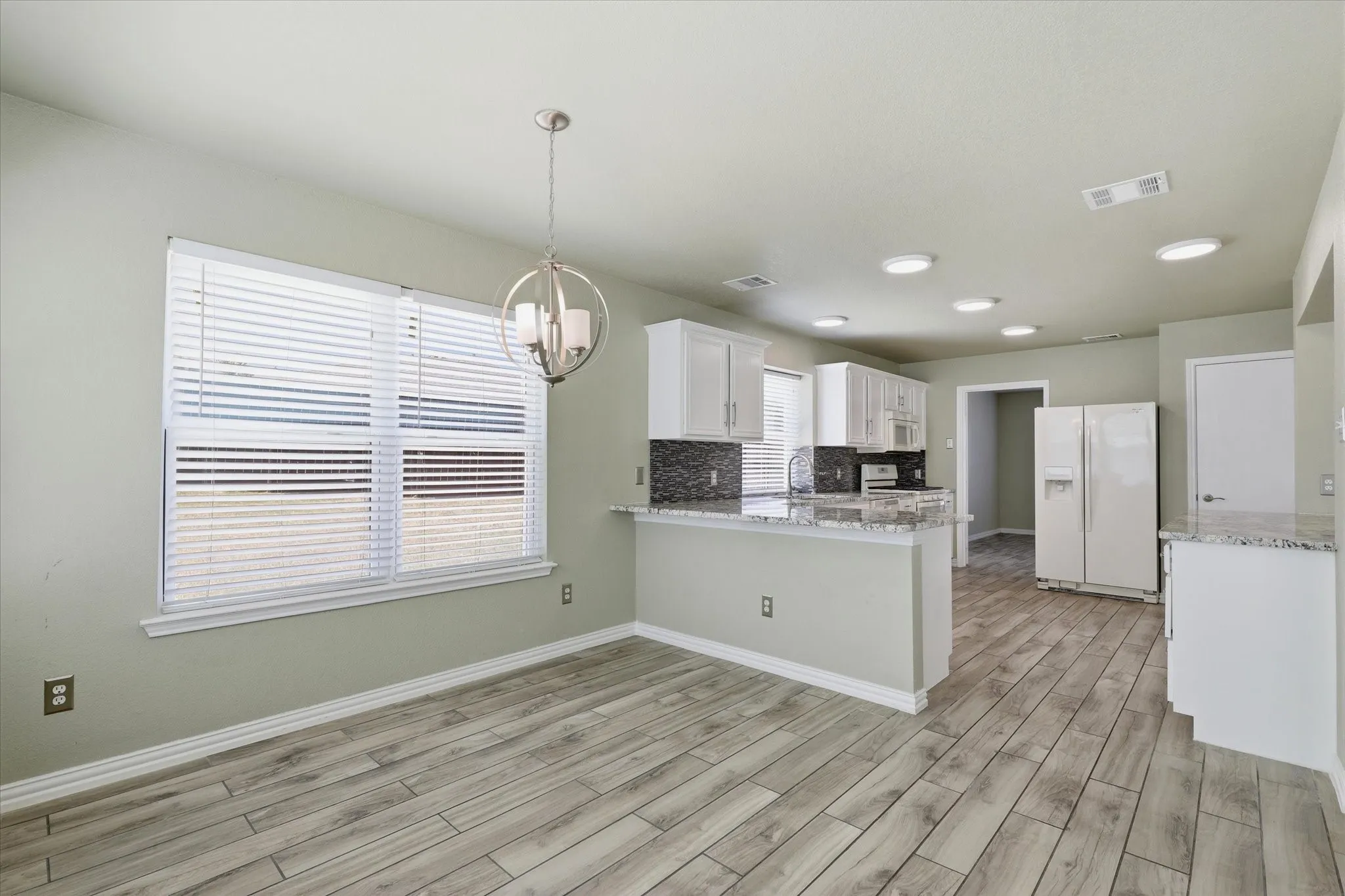 Single Family Residence For Sale in Tarrant County , 9737 Maryville Lane, Fort Worth, Texas 76108, 4 Bedroom, 3 Bathroom, 2 Garage spaces, 2,159 Sqft, built in 2001, mls#21366986, Real Estate Agent in Fort Worth, Homes For Sale in Tarrant county, Homes For Sale in Fort Worth, Realtor in Fort Worth Texas, Real Estate Brokerage Independent Realty Texas, Luminita Cordes Realtor
