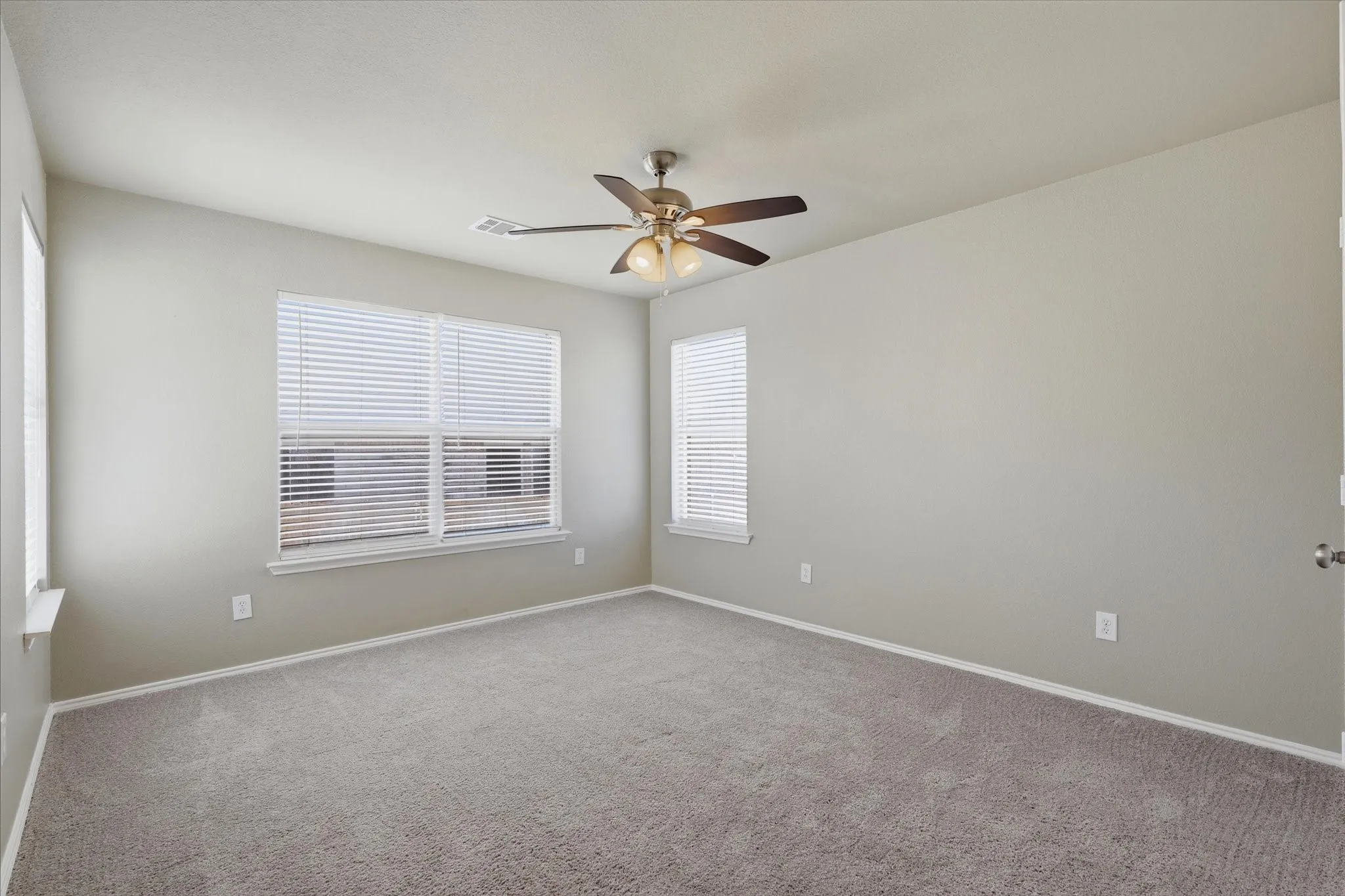 Single Family Residence For Sale in Tarrant County , 9737 Maryville Lane, Fort Worth, Texas 76108, 4 Bedroom, 3 Bathroom, 2 Garage spaces, 2,159 Sqft, built in 2001, mls#21366986, Real Estate Agent in Fort Worth, Homes For Sale in Tarrant county, Homes For Sale in Fort Worth, Realtor in Fort Worth Texas, Real Estate Brokerage Independent Realty Texas, Luminita Cordes Realtor