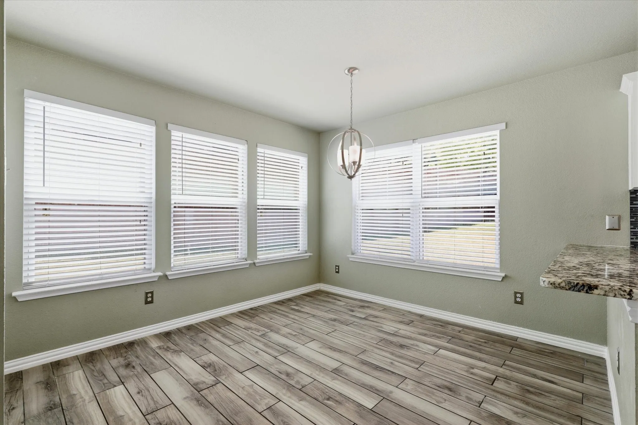 Single Family Residence For Sale in Tarrant County , 9737 Maryville Lane, Fort Worth, Texas 76108, 4 Bedroom, 3 Bathroom, 2 Garage spaces, 2,159 Sqft, built in 2001, mls#21366986, Real Estate Agent in Fort Worth, Homes For Sale in Tarrant county, Homes For Sale in Fort Worth, Realtor in Fort Worth Texas, Real Estate Brokerage Independent Realty Texas, Luminita Cordes Realtor