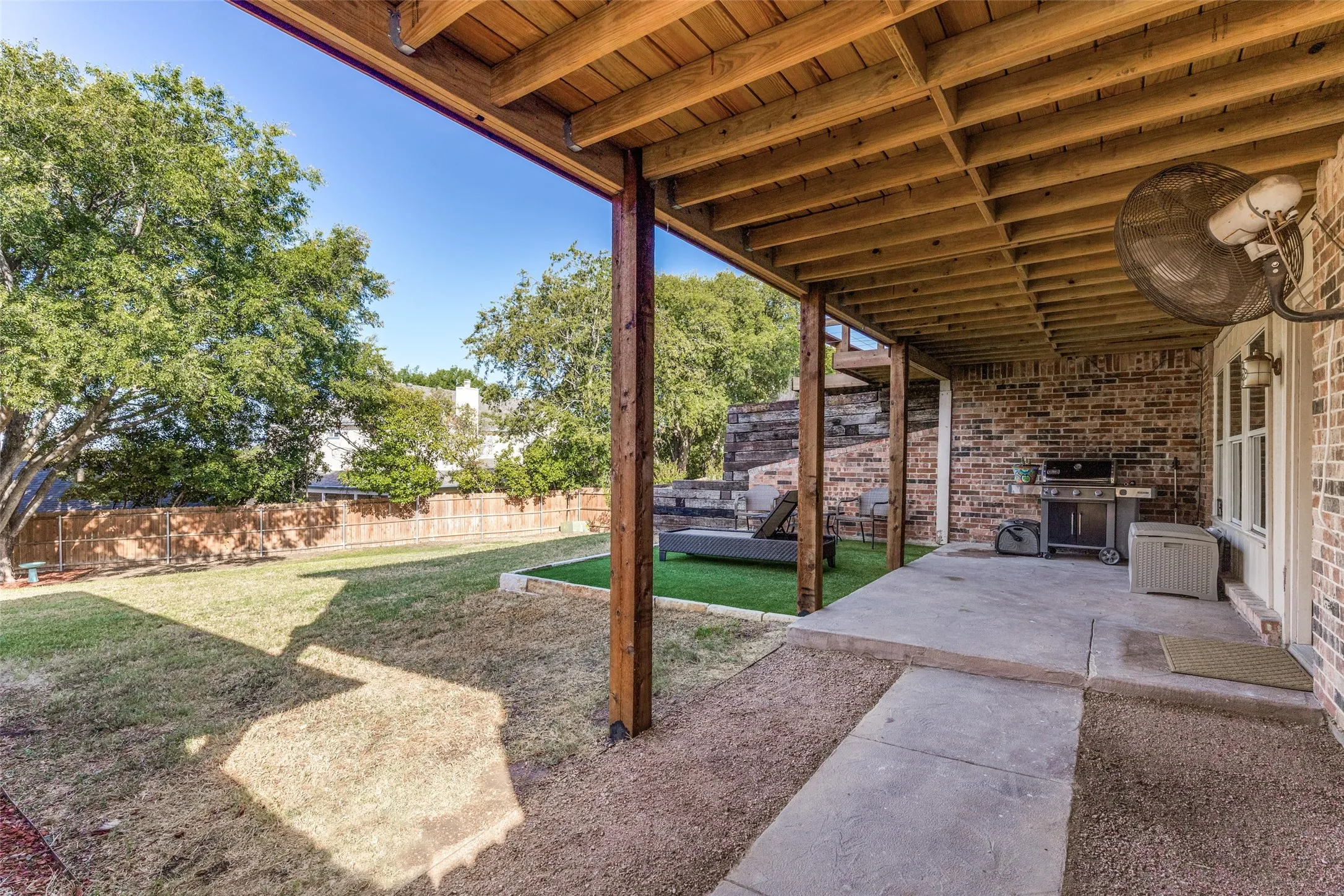 Single Family Residence For Sale in Tarrant County , 8653 Funtier Court, Fort Worth, Texas 76179, 4 Bedroom, 2 Bathroom, 3 Garage spaces, 2,363 Sqft, built in 1978, mls#21367007, Real Estate Agent in Fort Worth, Homes For Sale in Tarrant county, Homes For Sale in Fort Worth, Realtor in Fort Worth Texas, Real Estate Brokerage Independent Realty Texas, Luminita Cordes Realtor