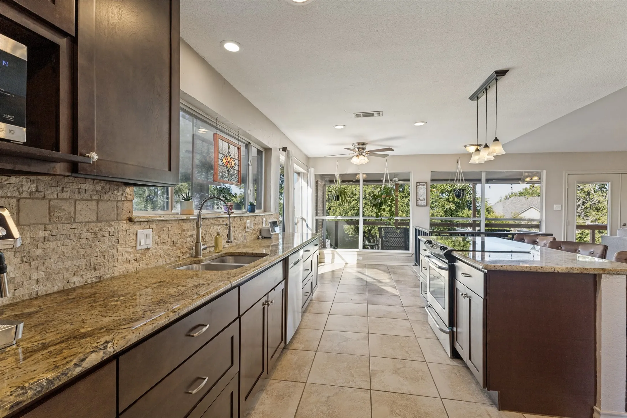 Single Family Residence For Sale in Tarrant County , 8653 Funtier Court, Fort Worth, Texas 76179, 4 Bedroom, 2 Bathroom, 3 Garage spaces, 2,363 Sqft, built in 1978, mls#21367007, Real Estate Agent in Fort Worth, Homes For Sale in Tarrant county, Homes For Sale in Fort Worth, Realtor in Fort Worth Texas, Real Estate Brokerage Independent Realty Texas, Luminita Cordes Realtor