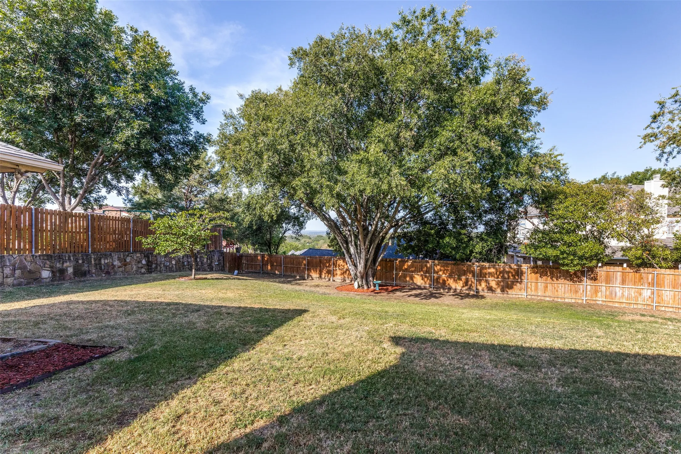 Single Family Residence For Sale in Tarrant County , 8653 Funtier Court, Fort Worth, Texas 76179, 4 Bedroom, 2 Bathroom, 3 Garage spaces, 2,363 Sqft, built in 1978, mls#21367007, Real Estate Agent in Fort Worth, Homes For Sale in Tarrant county, Homes For Sale in Fort Worth, Realtor in Fort Worth Texas, Real Estate Brokerage Independent Realty Texas, Luminita Cordes Realtor