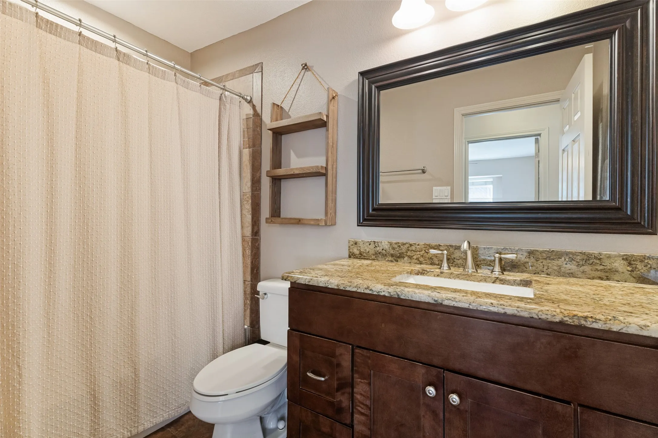 Single Family Residence For Sale in Tarrant County , 8653 Funtier Court, Fort Worth, Texas 76179, 4 Bedroom, 2 Bathroom, 3 Garage spaces, 2,363 Sqft, built in 1978, mls#21367007, Real Estate Agent in Fort Worth, Homes For Sale in Tarrant county, Homes For Sale in Fort Worth, Realtor in Fort Worth Texas, Real Estate Brokerage Independent Realty Texas, Luminita Cordes Realtor