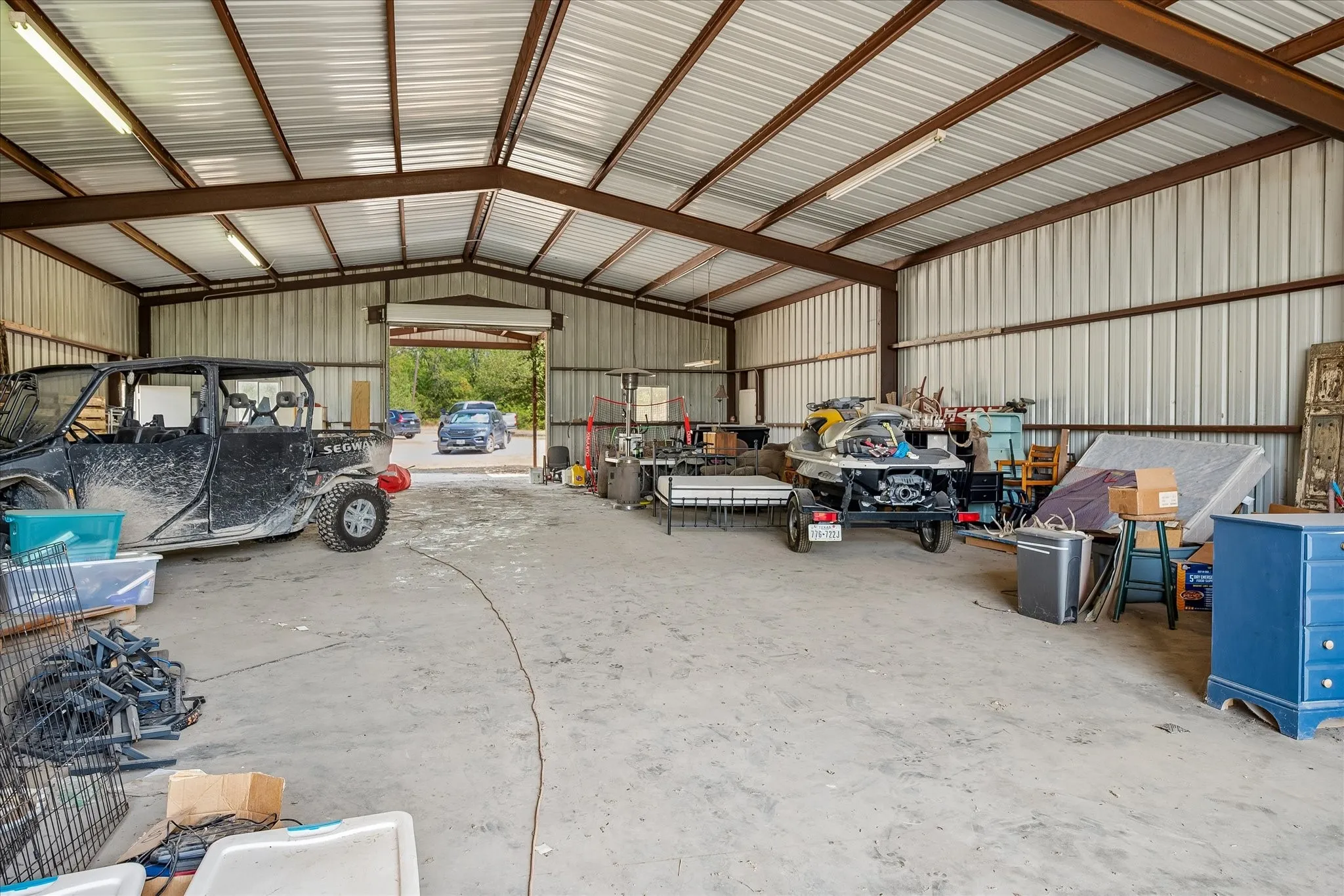 Single Family Residence For Sale in Grayson County , 1501 Andy Thomas Road, Whitewright, Texas 75491, 2 Bedroom, 3 Bathroom, Garage spaces, 1,940 Sqft, built in 1950, mls#21367008, Real Estate Agent in Whitewright, Homes For Sale in Grayson county, Homes For Sale in Whitewright, Realtor in Whitewright Texas, Real Estate Brokerage Independent Realty Texas, Luminita Cordes Realtor