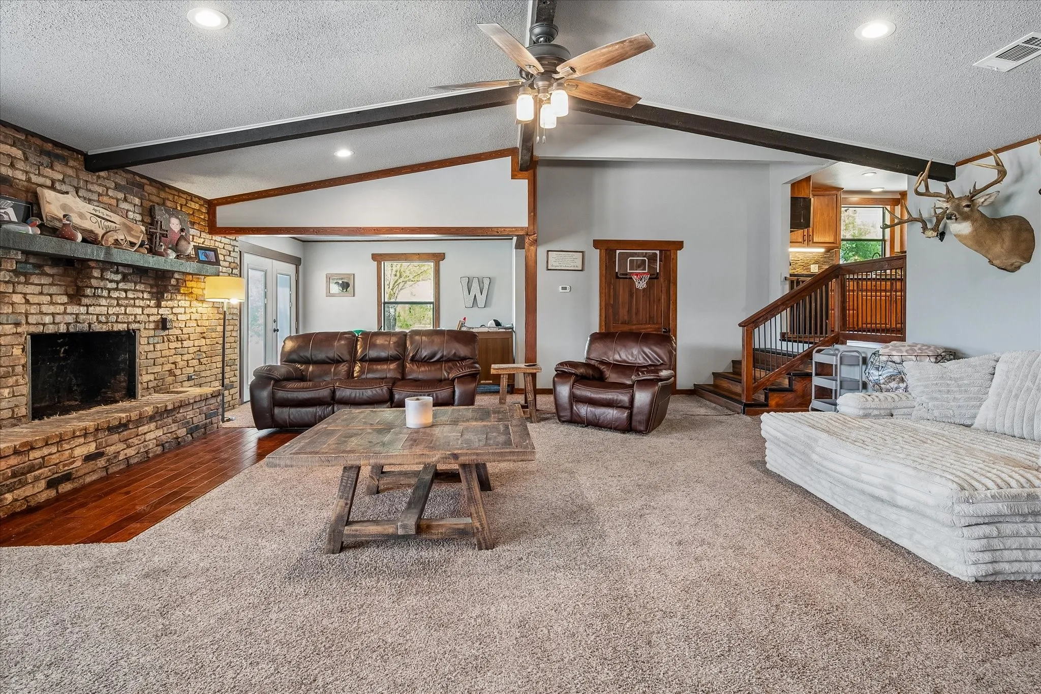 Single Family Residence For Sale in Grayson County , 1501 Andy Thomas Road, Whitewright, Texas 75491, 2 Bedroom, 3 Bathroom, Garage spaces, 1,940 Sqft, built in 1950, mls#21367008, Real Estate Agent in Whitewright, Homes For Sale in Grayson county, Homes For Sale in Whitewright, Realtor in Whitewright Texas, Real Estate Brokerage Independent Realty Texas, Luminita Cordes Realtor