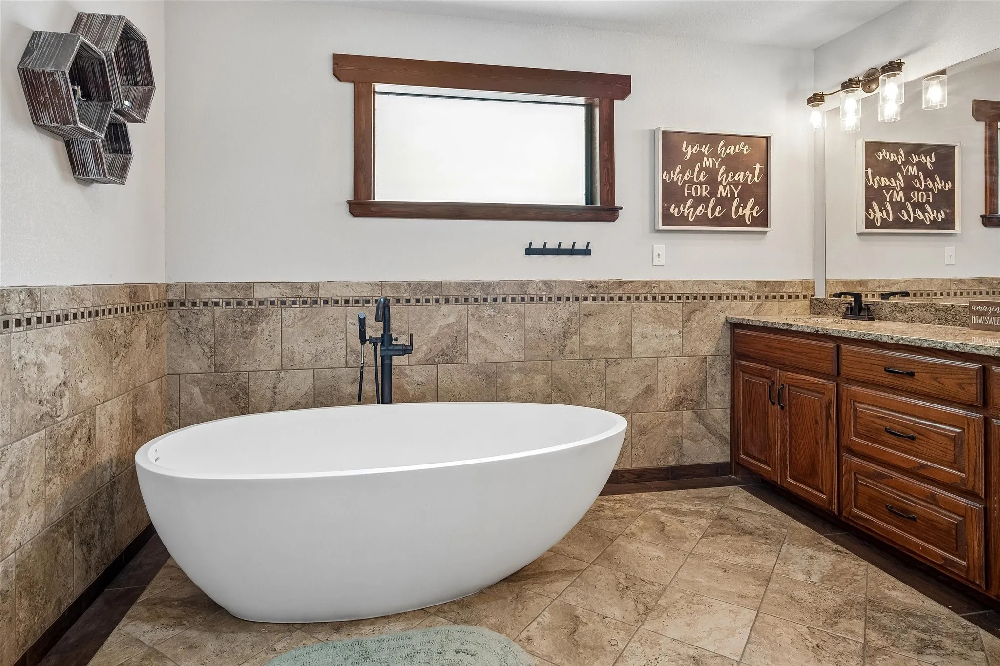Single Family Residence For Sale in Grayson County , 1501 Andy Thomas Road, Whitewright, Texas 75491, 2 Bedroom, 3 Bathroom, Garage spaces, 1,940 Sqft, built in 1950, mls#21367008, Real Estate Agent in Whitewright, Homes For Sale in Grayson county, Homes For Sale in Whitewright, Realtor in Whitewright Texas, Real Estate Brokerage Independent Realty Texas, Luminita Cordes Realtor