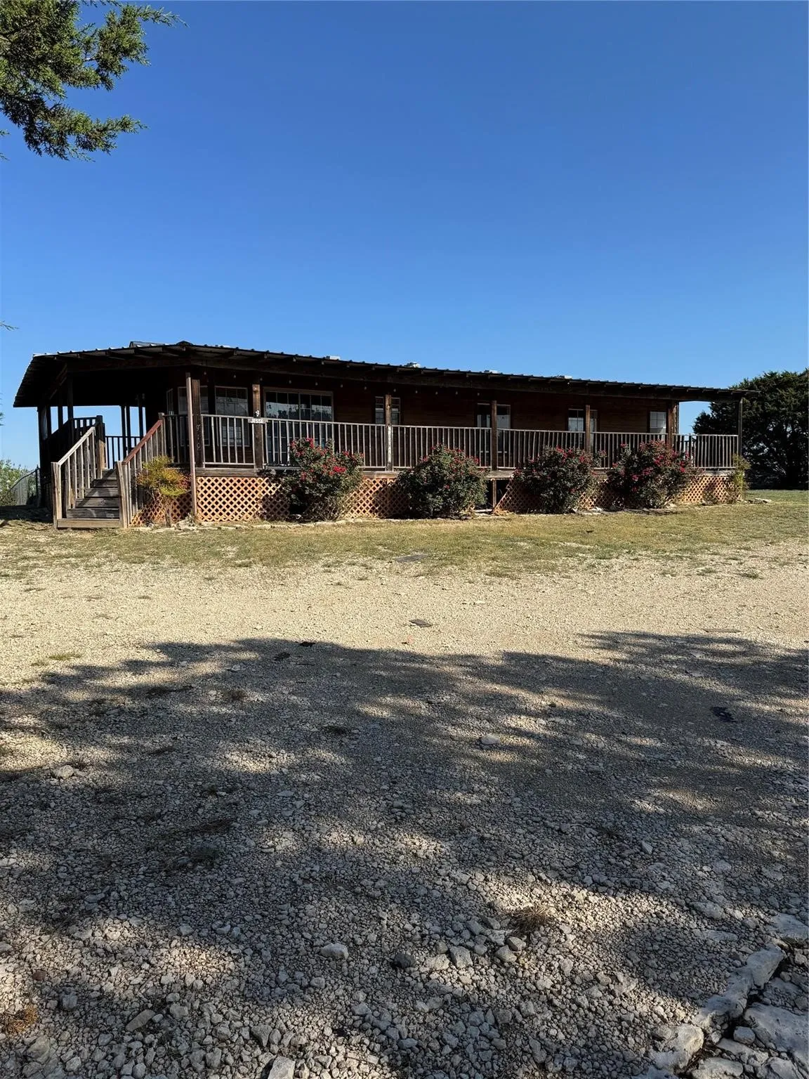 Mobile Home For Sale in Hood County , 910 Star Drive H, Granbury, Texas 76049, 3 Bedroom, 2 Bathroom, Garage spaces, 1,347 Sqft, built in 2005, mls#21367000, Real Estate Agent in Granbury, Homes For Sale in Hood county, Homes For Sale in Granbury, Realtor in Granbury Texas, Real Estate Brokerage Independent Realty Texas, Luminita Cordes Realtor