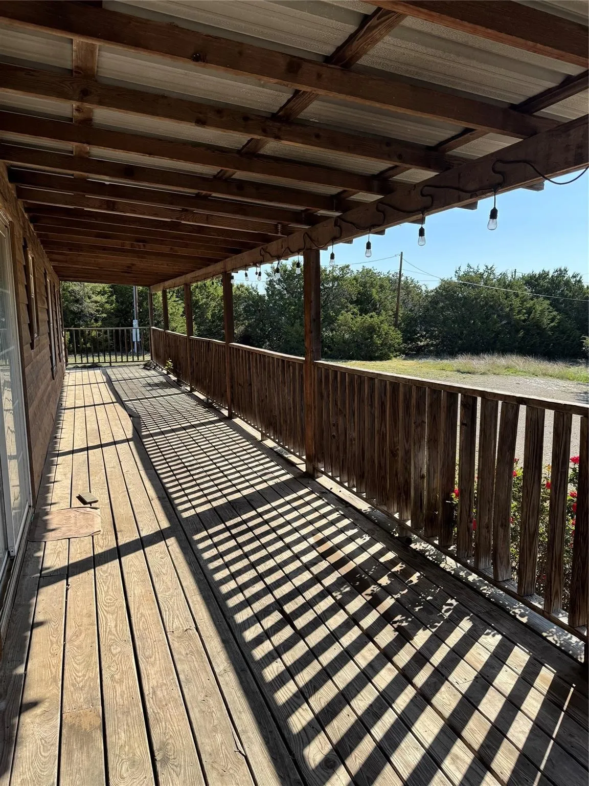 Mobile Home For Sale in Hood County , 910 Star Drive H, Granbury, Texas 76049, 3 Bedroom, 2 Bathroom, Garage spaces, 1,347 Sqft, built in 2005, mls#21367000, Real Estate Agent in Granbury, Homes For Sale in Hood county, Homes For Sale in Granbury, Realtor in Granbury Texas, Real Estate Brokerage Independent Realty Texas, Luminita Cordes Realtor
