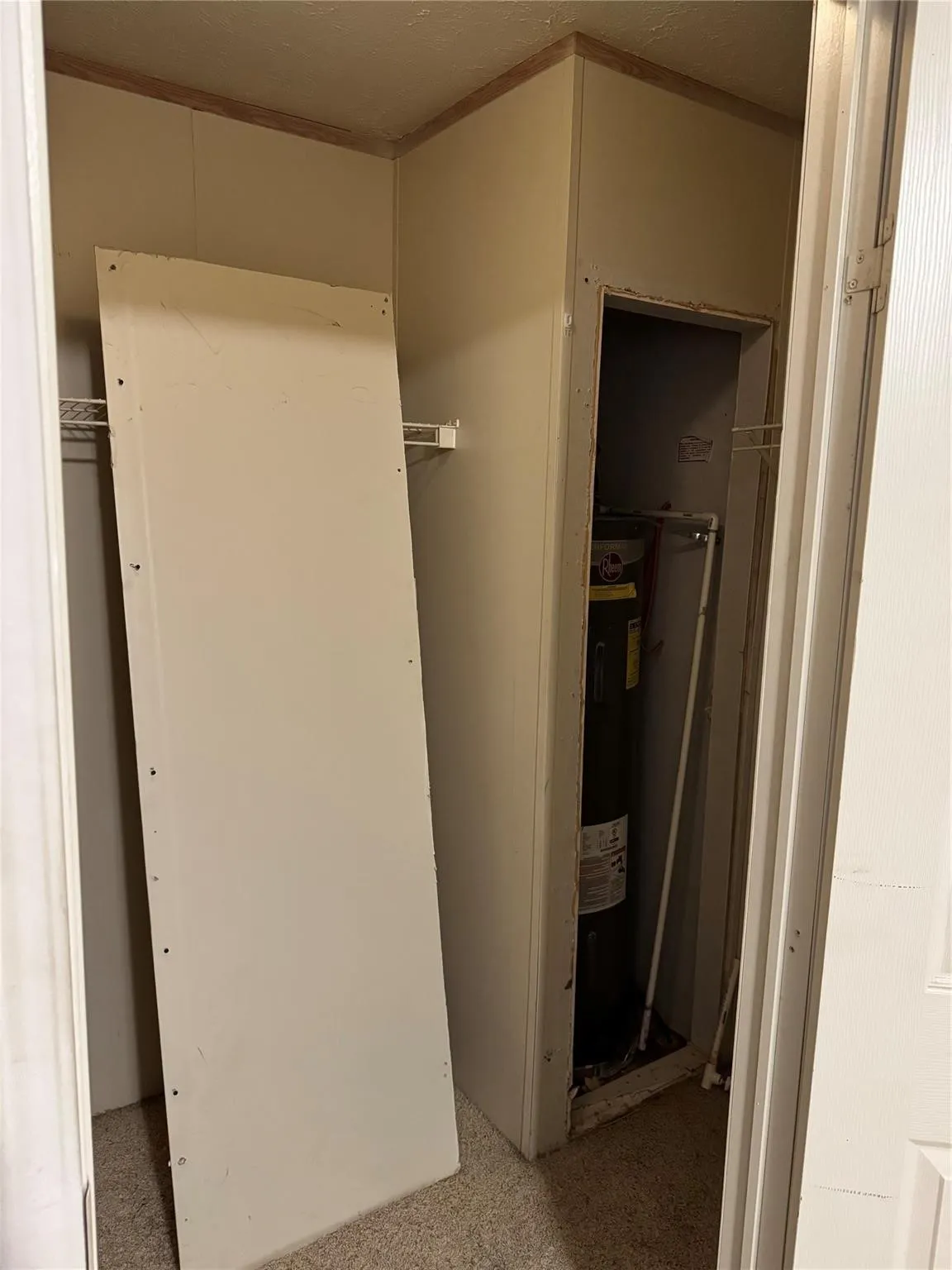 Mobile Home For Sale in Hood County , 910 Star Drive H, Granbury, Texas 76049, 3 Bedroom, 2 Bathroom, Garage spaces, 1,347 Sqft, built in 2005, mls#21367000, Real Estate Agent in Granbury, Homes For Sale in Hood county, Homes For Sale in Granbury, Realtor in Granbury Texas, Real Estate Brokerage Independent Realty Texas, Luminita Cordes Realtor