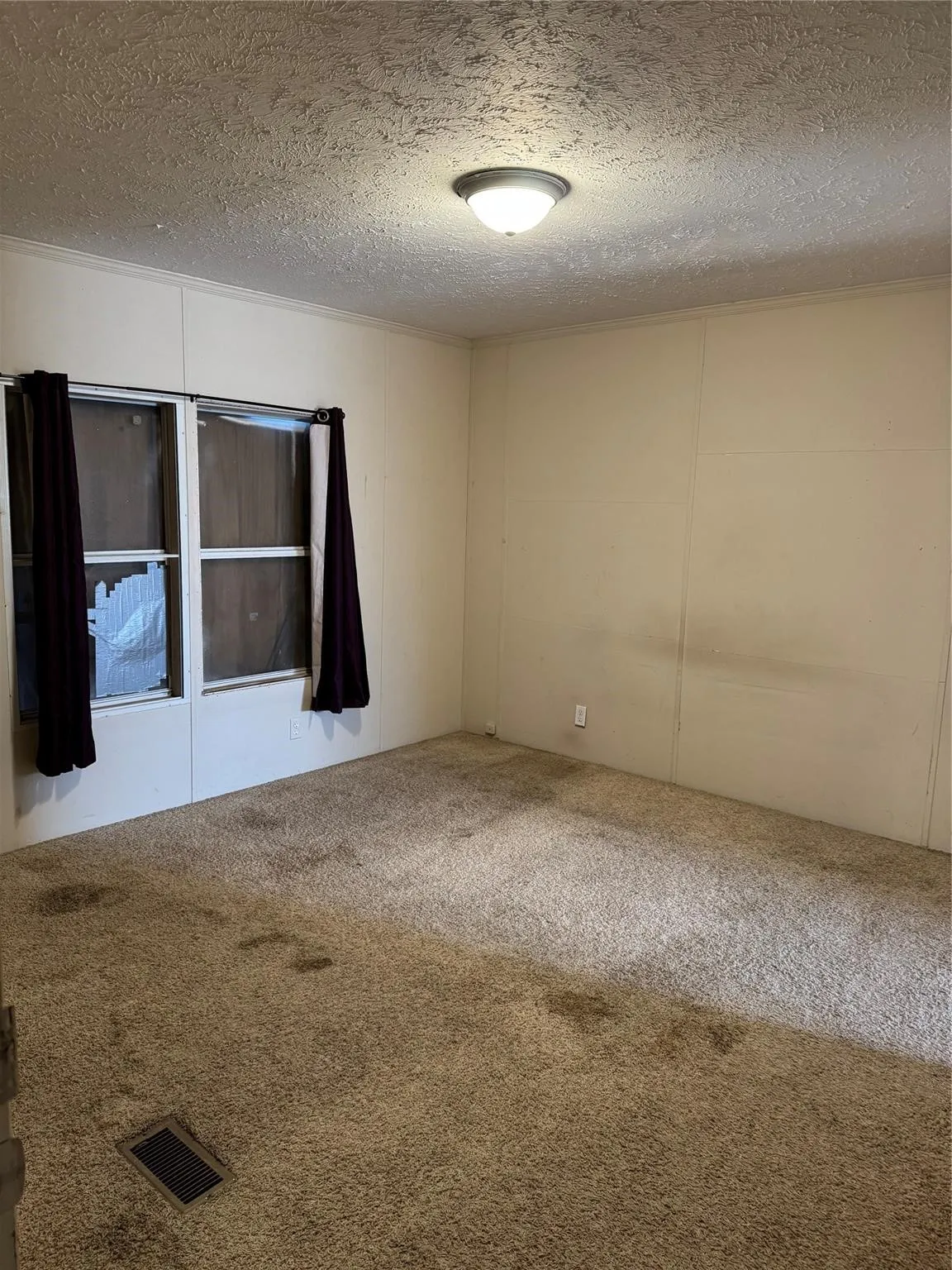 Mobile Home For Sale in Hood County , 910 Star Drive H, Granbury, Texas 76049, 3 Bedroom, 2 Bathroom, Garage spaces, 1,347 Sqft, built in 2005, mls#21367000, Real Estate Agent in Granbury, Homes For Sale in Hood county, Homes For Sale in Granbury, Realtor in Granbury Texas, Real Estate Brokerage Independent Realty Texas, Luminita Cordes Realtor