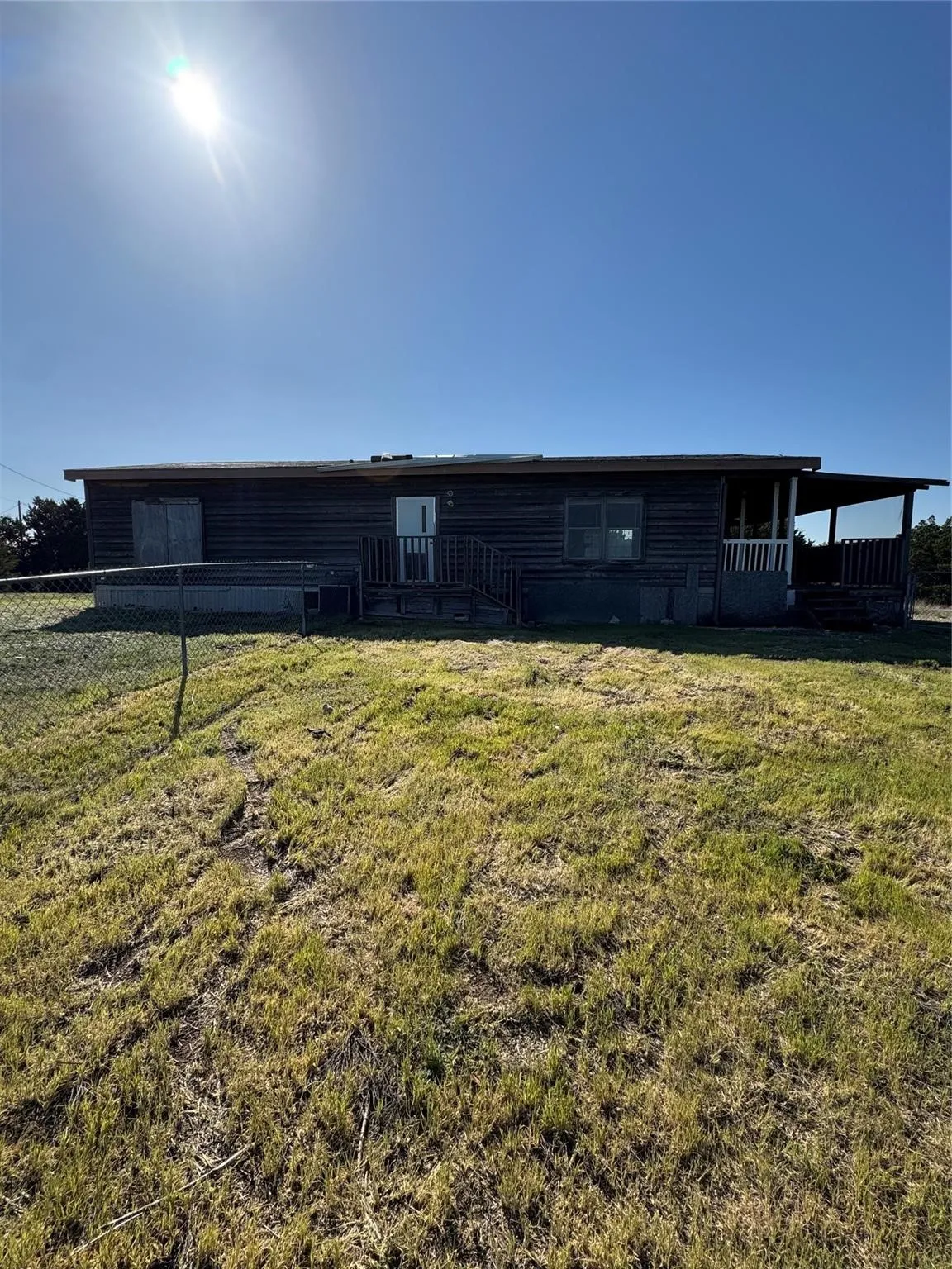 Mobile Home For Sale in Hood County , 910 Star Drive H, Granbury, Texas 76049, 3 Bedroom, 2 Bathroom, Garage spaces, 1,347 Sqft, built in 2005, mls#21367000, Real Estate Agent in Granbury, Homes For Sale in Hood county, Homes For Sale in Granbury, Realtor in Granbury Texas, Real Estate Brokerage Independent Realty Texas, Luminita Cordes Realtor