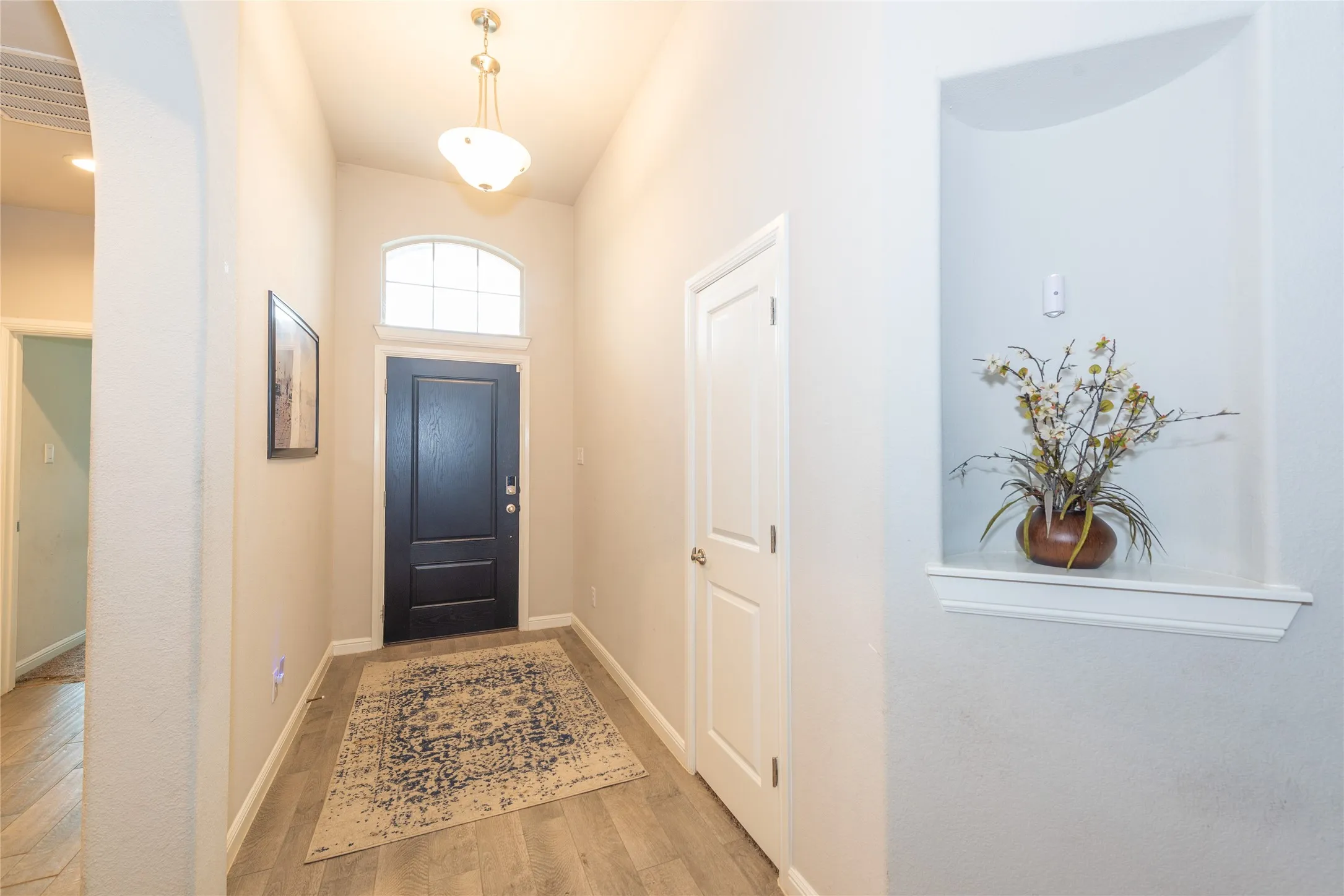 Single Family Residence For Sale in Tarrant County , 517 Redding Drive, Saginaw, Texas 76131, 4 Bedroom, 2 Bathroom, 2 Garage spaces, 1,805 Sqft, built in 2020, mls#21367013, Real Estate Agent in Saginaw, Homes For Sale in Tarrant county, Homes For Sale in Saginaw, Realtor in Saginaw Texas, Real Estate Brokerage Independent Realty Texas, Luminita Cordes Realtor