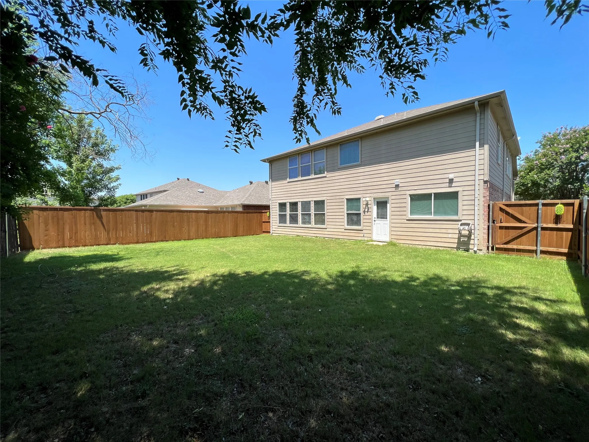 Single Family Residence For Rent in Denton County , 1209 Canvasback Drive, Aubrey, Texas 76227, 4 Bedroom, 3 Bathroom, 2 Garage spaces, 2,673 Sqft, built in 2003, mls#21358937, Real Estate Agent in Aubrey, Homes For Rent in Denton county, Homes For Rent in Aubrey, Realtor in Aubrey Texas, Real Estate Brokerage Independent Realty Texas, Luminita Cordes Realtor