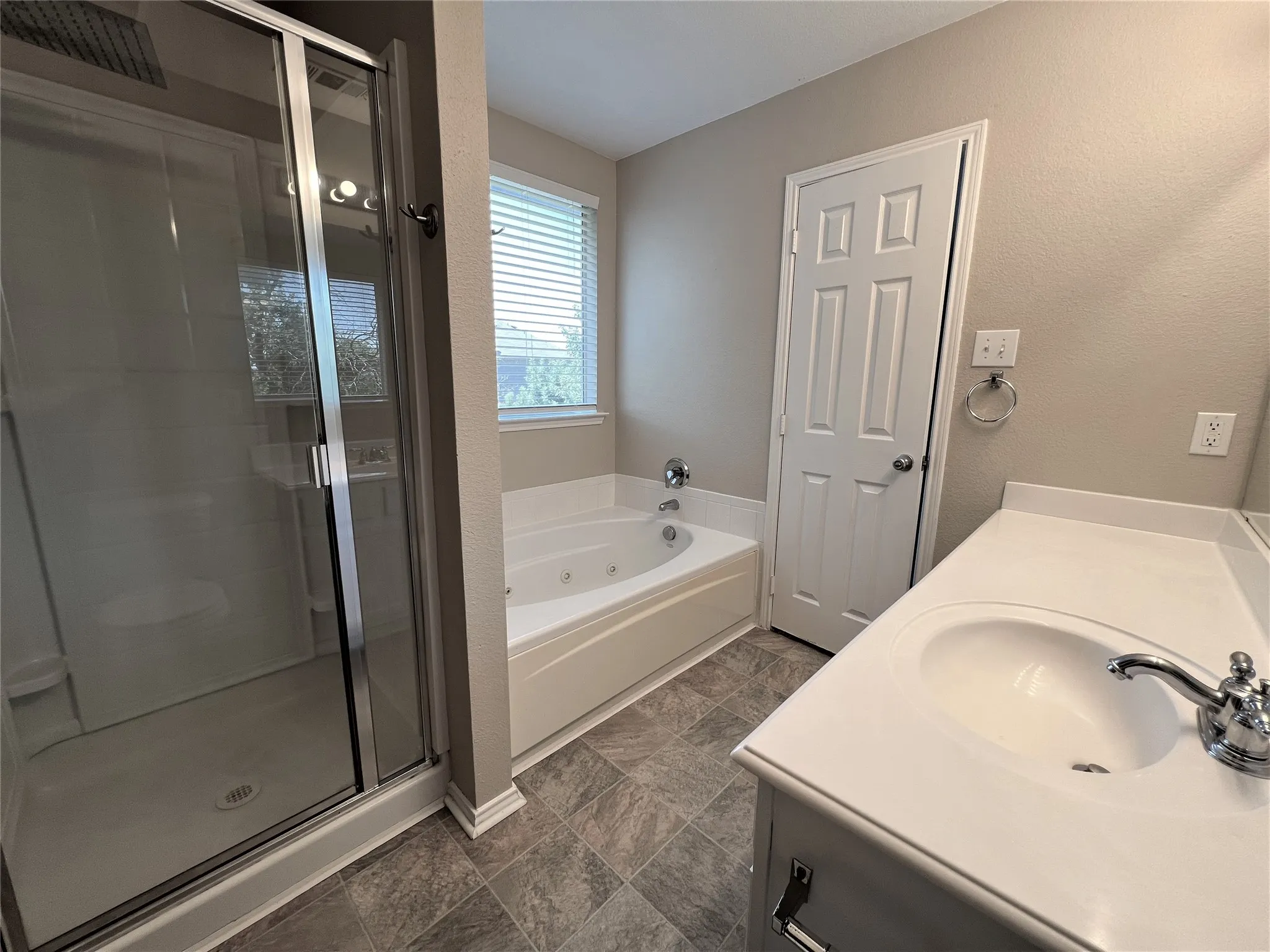 Single Family Residence For Rent in Denton County , 1209 Canvasback Drive, Aubrey, Texas 76227, 4 Bedroom, 3 Bathroom, 2 Garage spaces, 2,673 Sqft, built in 2003, mls#21358937, Real Estate Agent in Aubrey, Homes For Rent in Denton county, Homes For Rent in Aubrey, Realtor in Aubrey Texas, Real Estate Brokerage Independent Realty Texas, Luminita Cordes Realtor