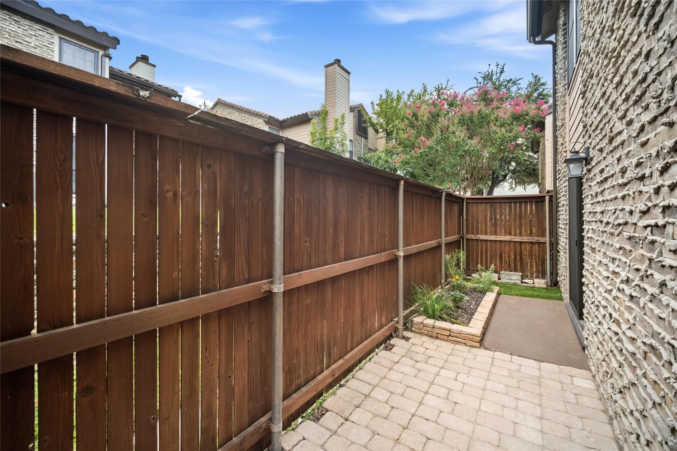 Condominium For Rent in Dallas County , 5626 Preston Oaks Road 25C, Dallas, Texas 75254, 2 Bedroom, 3 Bathroom, Garage spaces, 1,135 Sqft, built in 1981, mls#21365023, Real Estate Agent in Dallas, Homes For Rent in Dallas county, Homes For Rent in Dallas, Realtor in Dallas Texas, Real Estate Brokerage Independent Realty Texas, Luminita Cordes Realtor