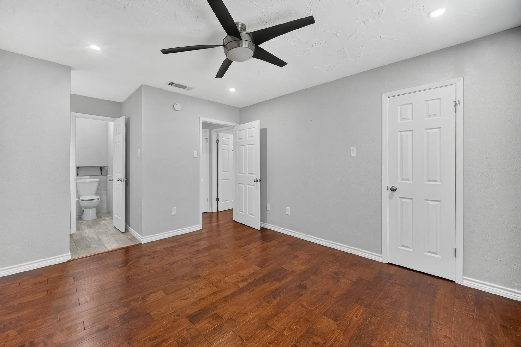 Condominium For Rent in Dallas County , 5626 Preston Oaks Road 25C, Dallas, Texas 75254, 2 Bedroom, 3 Bathroom, Garage spaces, 1,135 Sqft, built in 1981, mls#21365023, Real Estate Agent in Dallas, Homes For Rent in Dallas county, Homes For Rent in Dallas, Realtor in Dallas Texas, Real Estate Brokerage Independent Realty Texas, Luminita Cordes Realtor