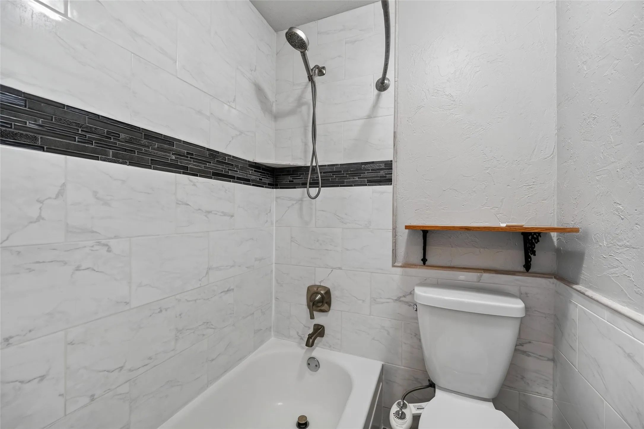 Condominium For Rent in Dallas County , 5626 Preston Oaks Road 25C, Dallas, Texas 75254, 2 Bedroom, 3 Bathroom, Garage spaces, 1,135 Sqft, built in 1981, mls#21365023, Real Estate Agent in Dallas, Homes For Rent in Dallas county, Homes For Rent in Dallas, Realtor in Dallas Texas, Real Estate Brokerage Independent Realty Texas, Luminita Cordes Realtor