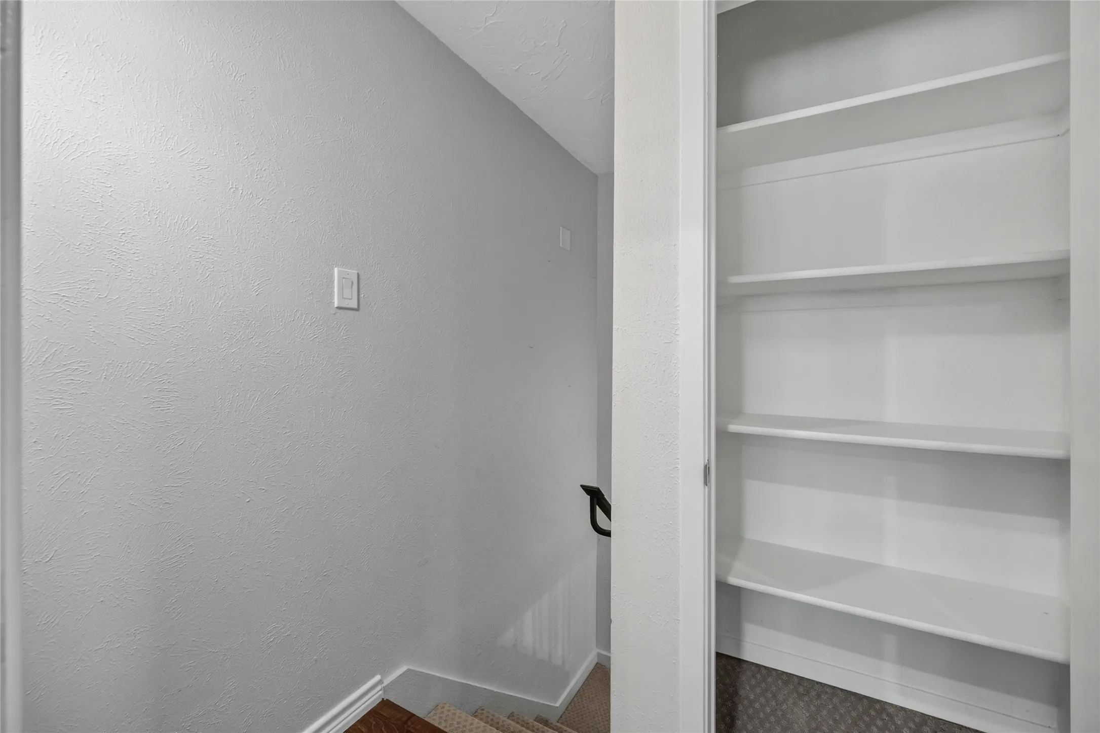 Condominium For Rent in Dallas County , 5626 Preston Oaks Road 25C, Dallas, Texas 75254, 2 Bedroom, 3 Bathroom, Garage spaces, 1,135 Sqft, built in 1981, mls#21365023, Real Estate Agent in Dallas, Homes For Rent in Dallas county, Homes For Rent in Dallas, Realtor in Dallas Texas, Real Estate Brokerage Independent Realty Texas, Luminita Cordes Realtor