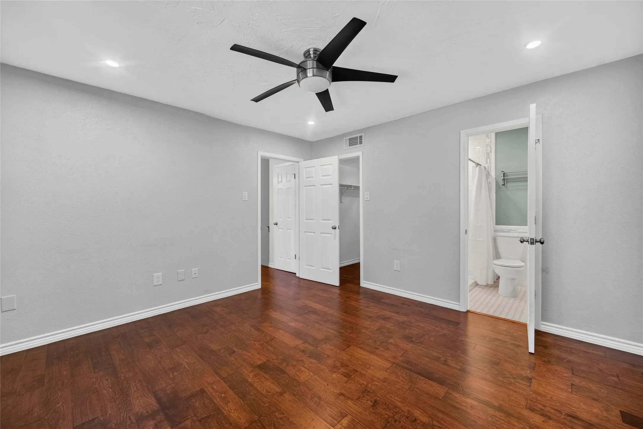 Condominium For Rent in Dallas County , 5626 Preston Oaks Road 25C, Dallas, Texas 75254, 2 Bedroom, 3 Bathroom, Garage spaces, 1,135 Sqft, built in 1981, mls#21365023, Real Estate Agent in Dallas, Homes For Rent in Dallas county, Homes For Rent in Dallas, Realtor in Dallas Texas, Real Estate Brokerage Independent Realty Texas, Luminita Cordes Realtor