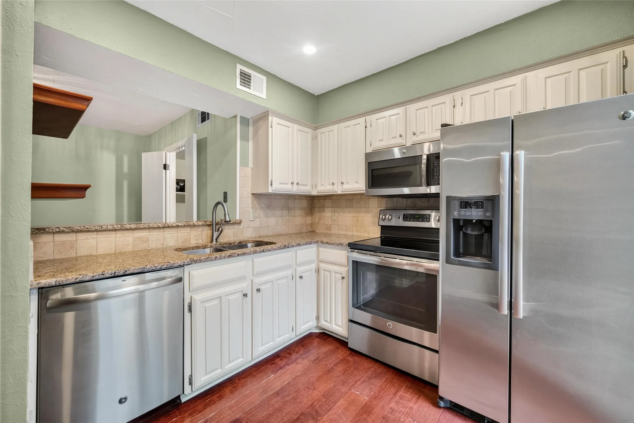 Condominium For Rent in Dallas County , 5626 Preston Oaks Road 25C, Dallas, Texas 75254, 2 Bedroom, 3 Bathroom, Garage spaces, 1,135 Sqft, built in 1981, mls#21365023, Real Estate Agent in Dallas, Homes For Rent in Dallas county, Homes For Rent in Dallas, Realtor in Dallas Texas, Real Estate Brokerage Independent Realty Texas, Luminita Cordes Realtor
