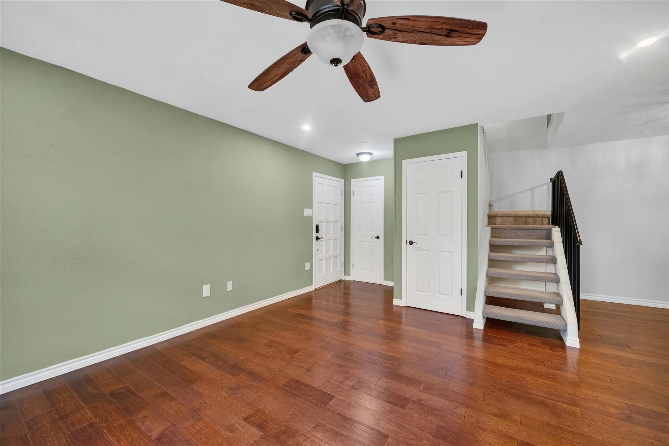 Condominium For Rent in Dallas County , 5626 Preston Oaks Road 25C, Dallas, Texas 75254, 2 Bedroom, 3 Bathroom, Garage spaces, 1,135 Sqft, built in 1981, mls#21365023, Real Estate Agent in Dallas, Homes For Rent in Dallas county, Homes For Rent in Dallas, Realtor in Dallas Texas, Real Estate Brokerage Independent Realty Texas, Luminita Cordes Realtor