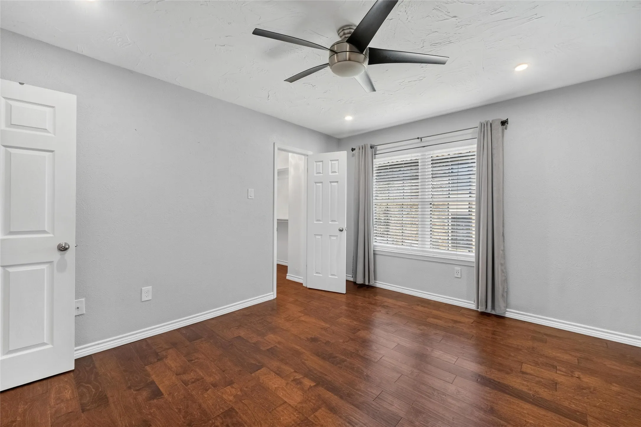 Condominium For Rent in Dallas County , 5626 Preston Oaks Road 25C, Dallas, Texas 75254, 2 Bedroom, 3 Bathroom, Garage spaces, 1,135 Sqft, built in 1981, mls#21365023, Real Estate Agent in Dallas, Homes For Rent in Dallas county, Homes For Rent in Dallas, Realtor in Dallas Texas, Real Estate Brokerage Independent Realty Texas, Luminita Cordes Realtor