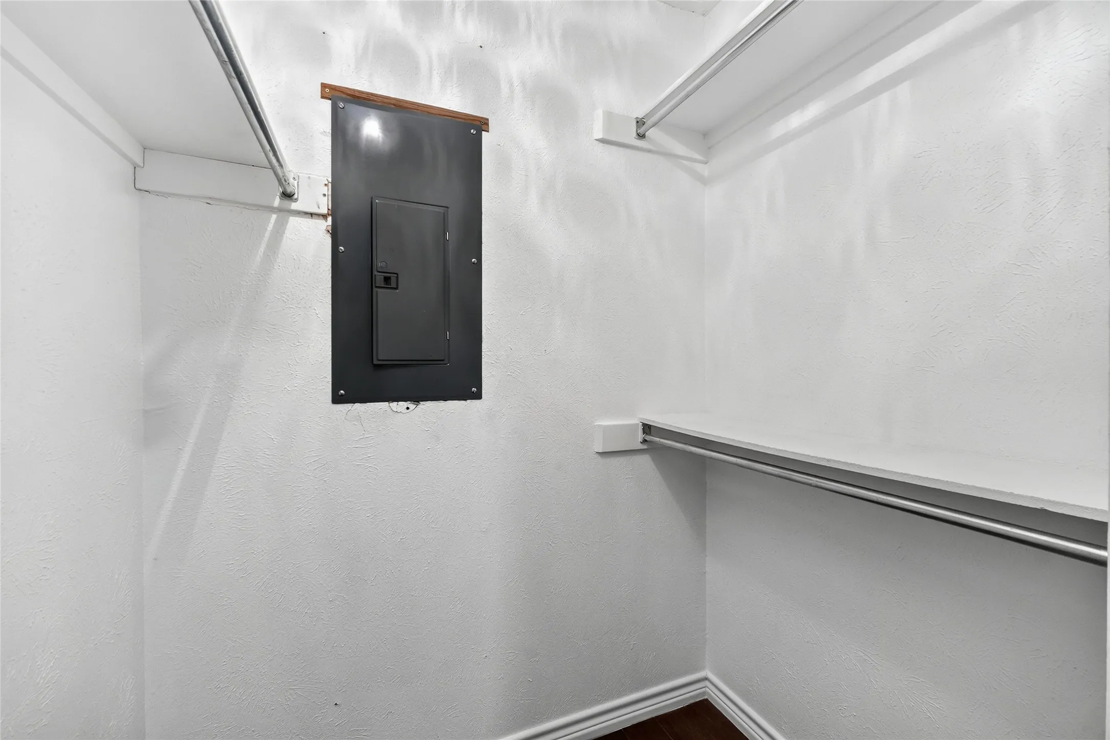 Condominium For Rent in Dallas County , 5626 Preston Oaks Road 25C, Dallas, Texas 75254, 2 Bedroom, 3 Bathroom, Garage spaces, 1,135 Sqft, built in 1981, mls#21365023, Real Estate Agent in Dallas, Homes For Rent in Dallas county, Homes For Rent in Dallas, Realtor in Dallas Texas, Real Estate Brokerage Independent Realty Texas, Luminita Cordes Realtor