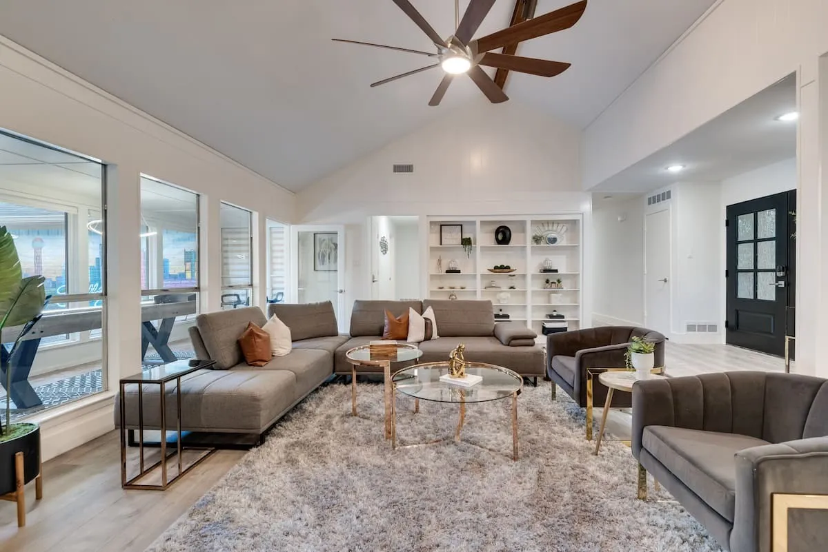 Single Family Residence For Sale in Dallas County , 9034 Gunnison Drive, Dallas, Texas 75231, 4 Bedroom, 2 Bathroom, 2 Garage spaces, 2,489 Sqft, built in 1978, mls#21359955, Real Estate Agent in Dallas, Homes For Sale in Dallas county, Homes For Sale in Dallas, Realtor in Dallas Texas, Real Estate Brokerage Independent Realty Texas, Luminita Cordes Realtor