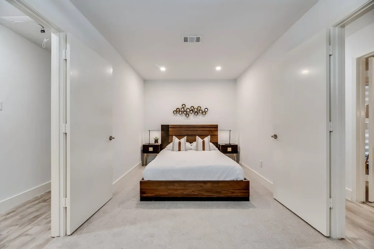 Single Family Residence For Sale in Dallas County , 9034 Gunnison Drive, Dallas, Texas 75231, 4 Bedroom, 2 Bathroom, 2 Garage spaces, 2,489 Sqft, built in 1978, mls#21359955, Real Estate Agent in Dallas, Homes For Sale in Dallas county, Homes For Sale in Dallas, Realtor in Dallas Texas, Real Estate Brokerage Independent Realty Texas, Luminita Cordes Realtor