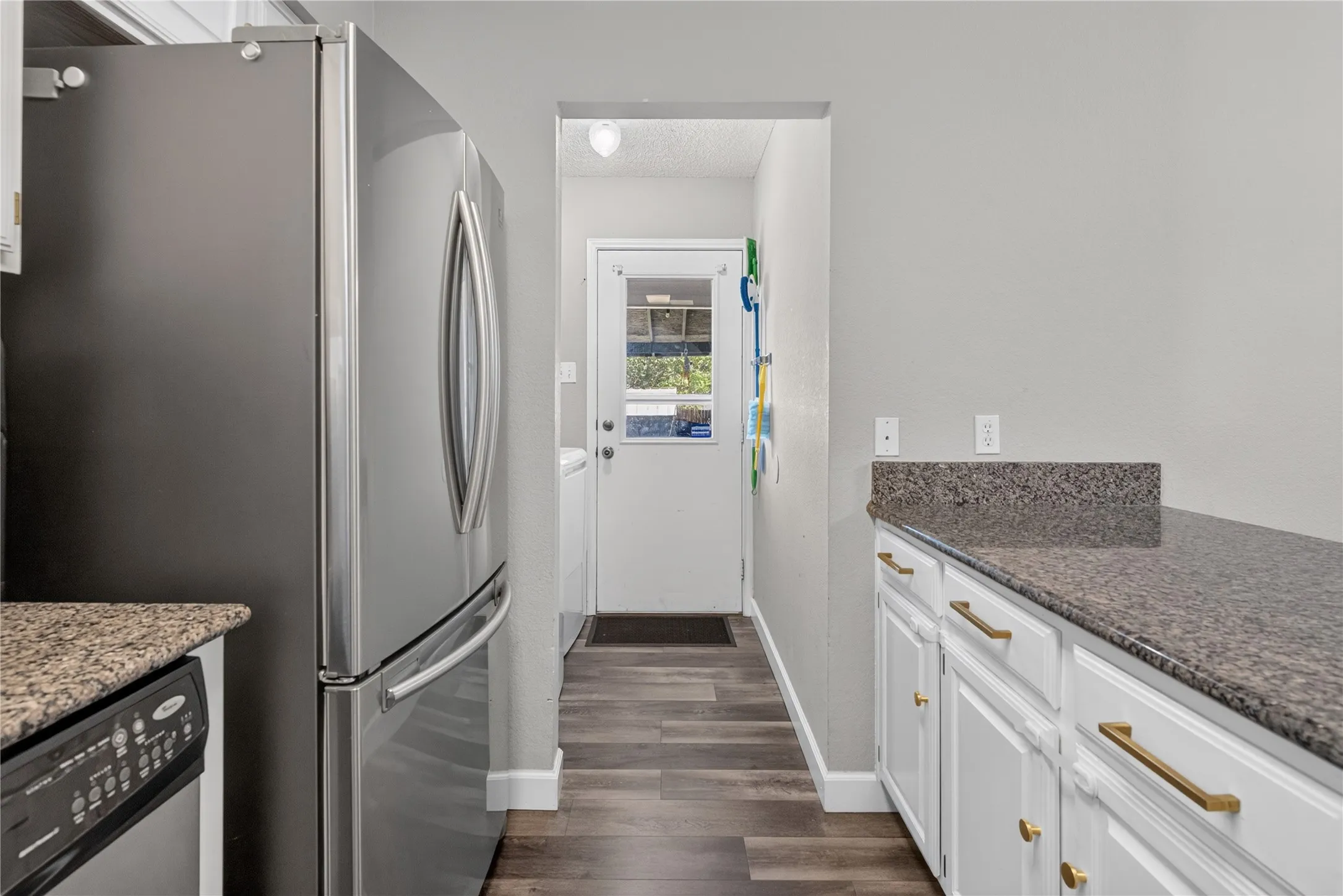Single Family Residence For Rent in Tarrant County , 1200 Nicole Way, Fort Worth, Texas 76028, 3 Bedroom, 2 Bathroom, 2 Garage spaces, 1,186 Sqft, built in 1991, mls#21359116, Real Estate Agent in Fort Worth, Homes For Rent in Tarrant county, Homes For Rent in Fort Worth, Realtor in Fort Worth Texas, Real Estate Brokerage Independent Realty Texas, Luminita Cordes Realtor