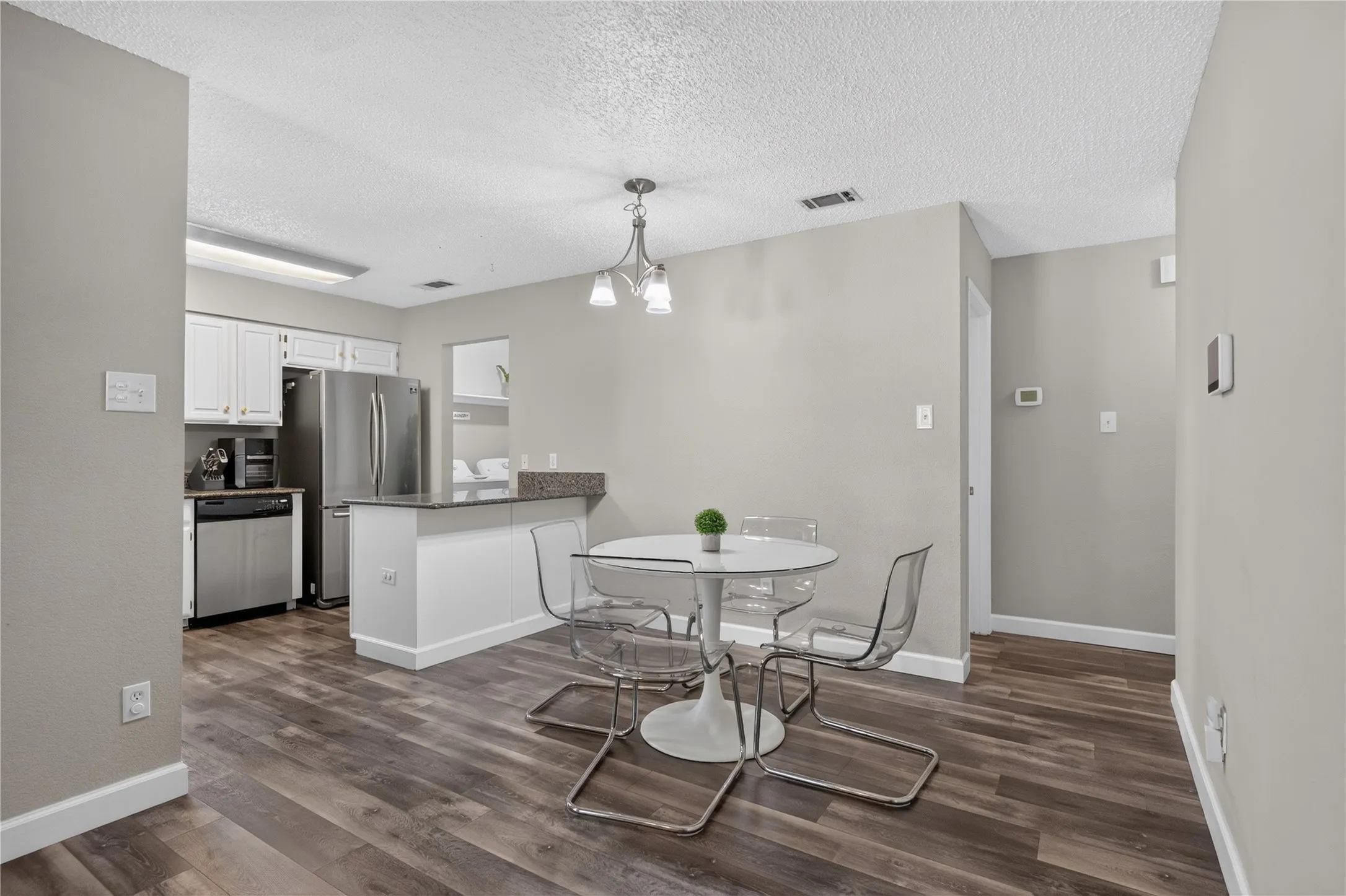 Single Family Residence For Rent in Tarrant County , 1200 Nicole Way, Fort Worth, Texas 76028, 3 Bedroom, 2 Bathroom, 2 Garage spaces, 1,186 Sqft, built in 1991, mls#21359116, Real Estate Agent in Fort Worth, Homes For Rent in Tarrant county, Homes For Rent in Fort Worth, Realtor in Fort Worth Texas, Real Estate Brokerage Independent Realty Texas, Luminita Cordes Realtor