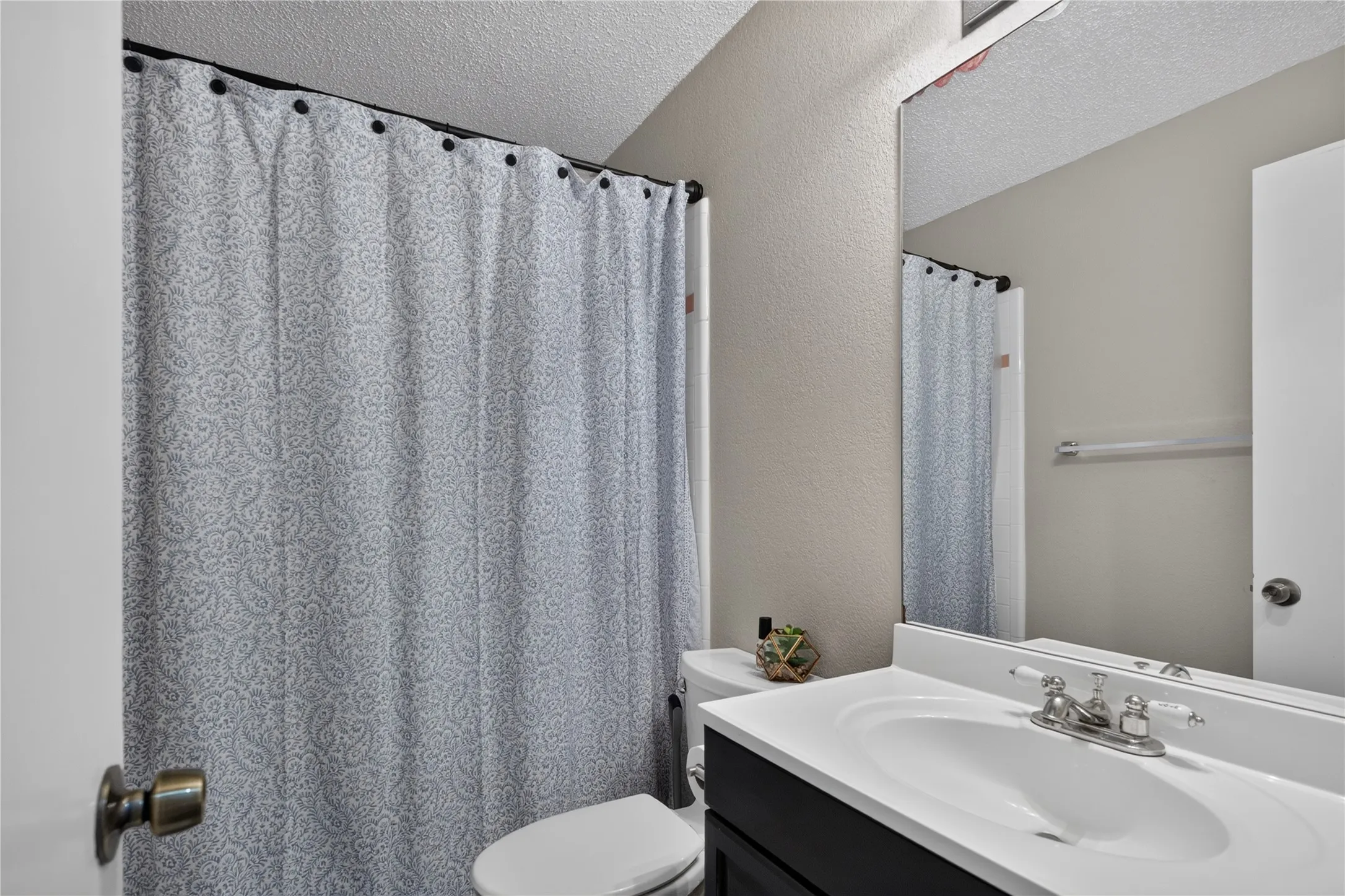 Single Family Residence For Rent in Tarrant County , 1200 Nicole Way, Fort Worth, Texas 76028, 3 Bedroom, 2 Bathroom, 2 Garage spaces, 1,186 Sqft, built in 1991, mls#21359116, Real Estate Agent in Fort Worth, Homes For Rent in Tarrant county, Homes For Rent in Fort Worth, Realtor in Fort Worth Texas, Real Estate Brokerage Independent Realty Texas, Luminita Cordes Realtor