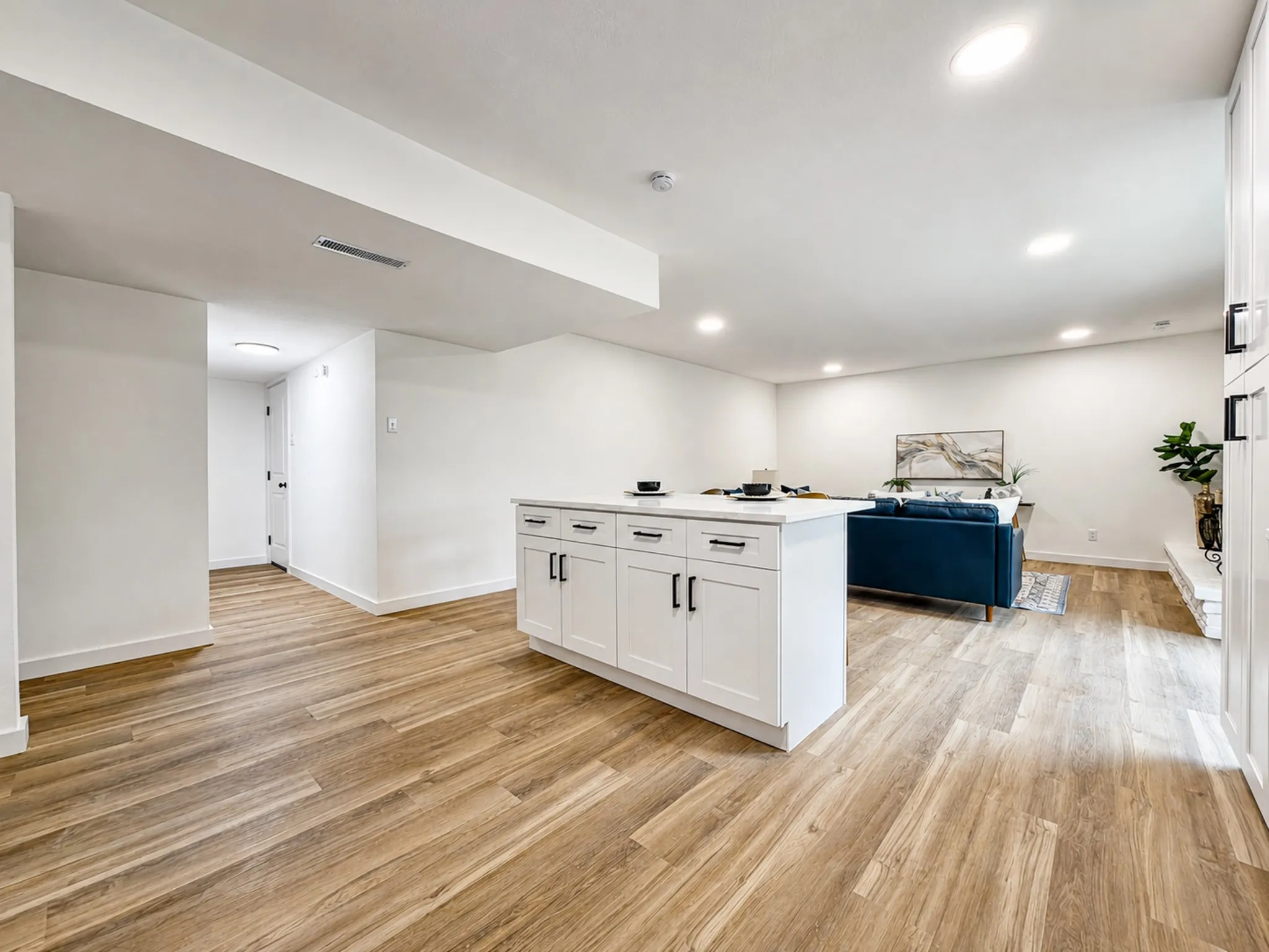 Single Family Residence For Sale in Dallas County , 3406 Country Club Drive, Grand Prairie, Texas 75052, 3 Bedroom, 2 Bathroom, Garage spaces, 1,931 Sqft, built in 1972, mls#21366922, Real Estate Agent in Grand Prairie, Homes For Sale in Dallas county, Homes For Sale in Grand Prairie, Realtor in Grand Prairie Texas, Real Estate Brokerage Independent Realty Texas, Luminita Cordes Realtor