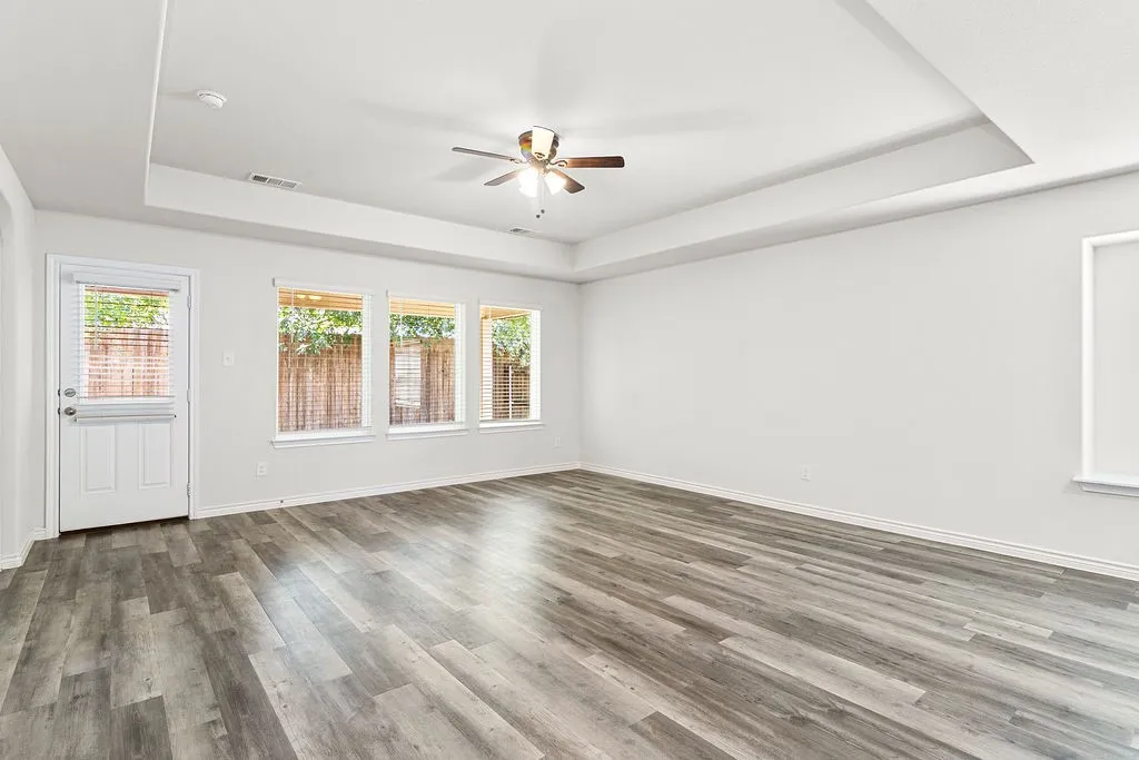 Single Family Residence For Sale in Tarrant County , 2441 Bear Oak Drive, Fort Worth, Texas 76123, 3 Bedroom, 2 Bathroom, 2 Garage spaces, 1,592 Sqft, built in 2021, mls#21366819, Real Estate Agent in Fort Worth, Homes For Sale in Tarrant county, Homes For Sale in Fort Worth, Realtor in Fort Worth Texas, Real Estate Brokerage Independent Realty Texas, Luminita Cordes Realtor