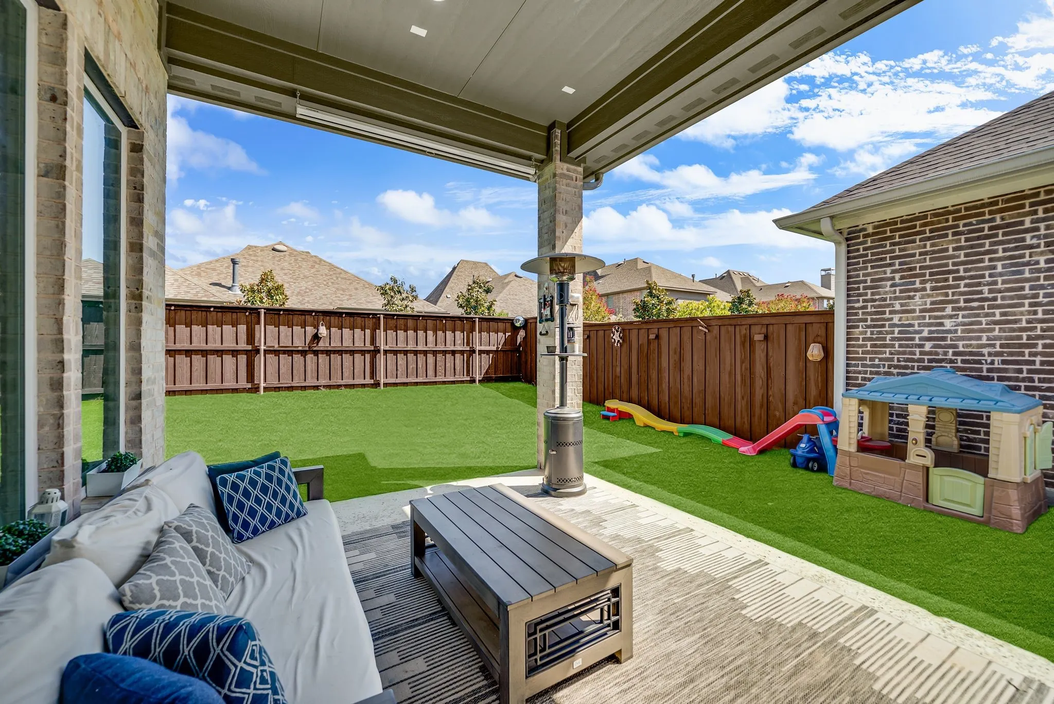 Single Family Residence For Sale in Denton County , 2825 Braemar, The Colony, Texas 75056, 4 Bedroom, 4 Bathroom, 2 Garage spaces, 3,286 Sqft, built in 2021, mls#21364325, Real Estate Agent in The Colony, Homes For Sale in Denton county, Homes For Sale in The Colony, Realtor in The Colony Texas, Real Estate Brokerage Independent Realty Texas, Luminita Cordes Realtor